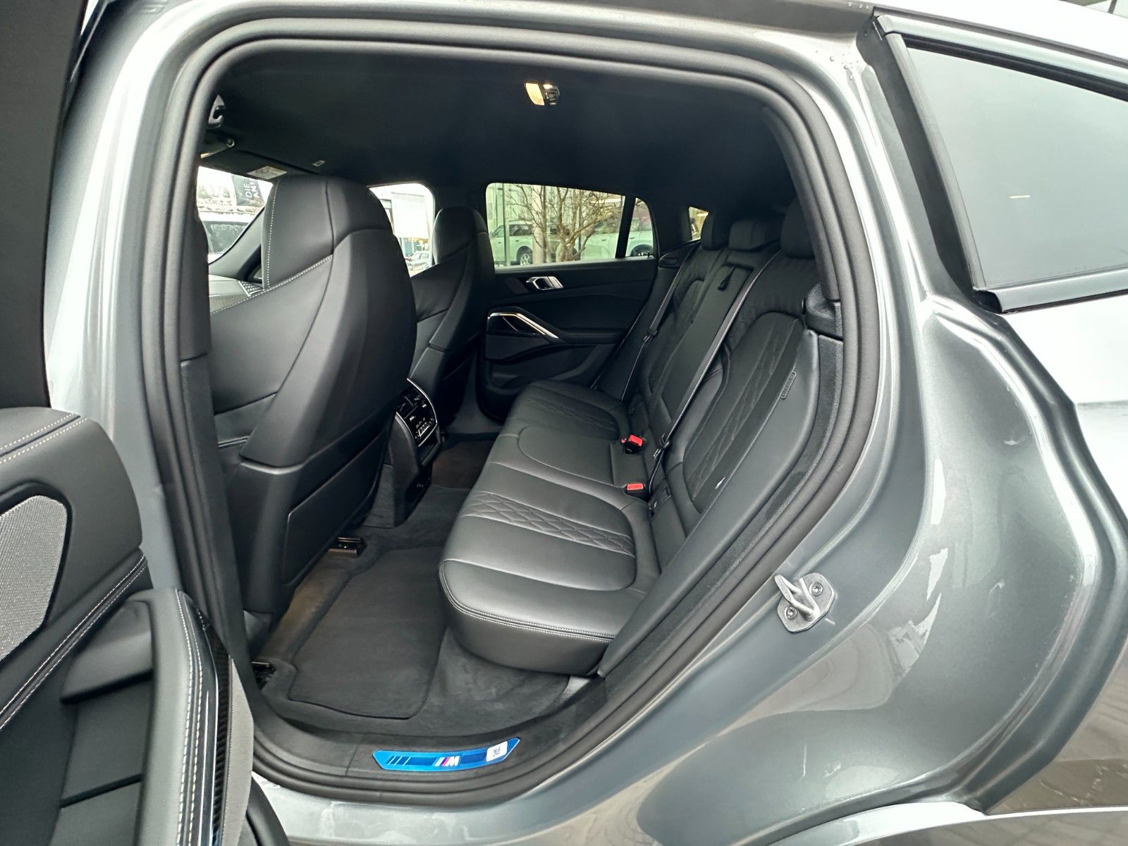 Fahrzeugabbildung BMW X6 30d xDrive MSport ACC,HUD,HARMAN,LUFT,SOFTCL,