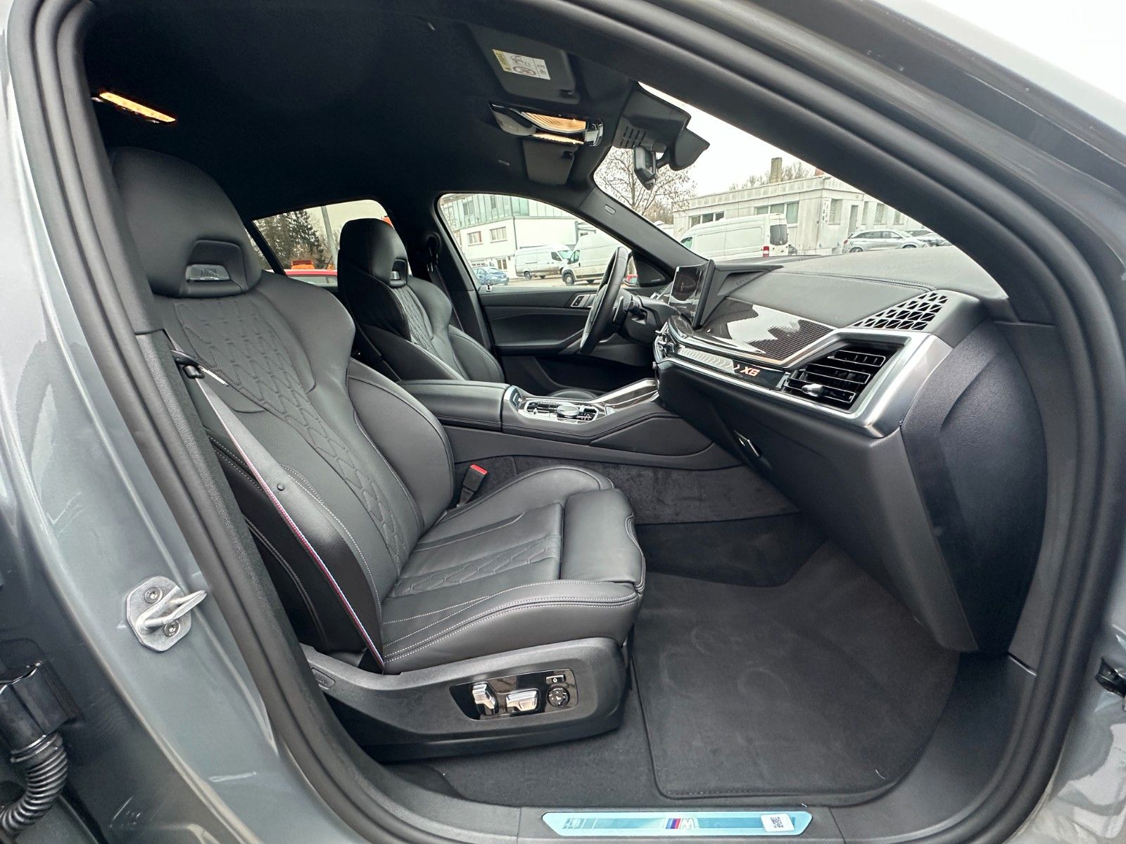 Fahrzeugabbildung BMW X6 30d xDrive MSport ACC,HUD,HARMAN,LUFT,SOFTCL,