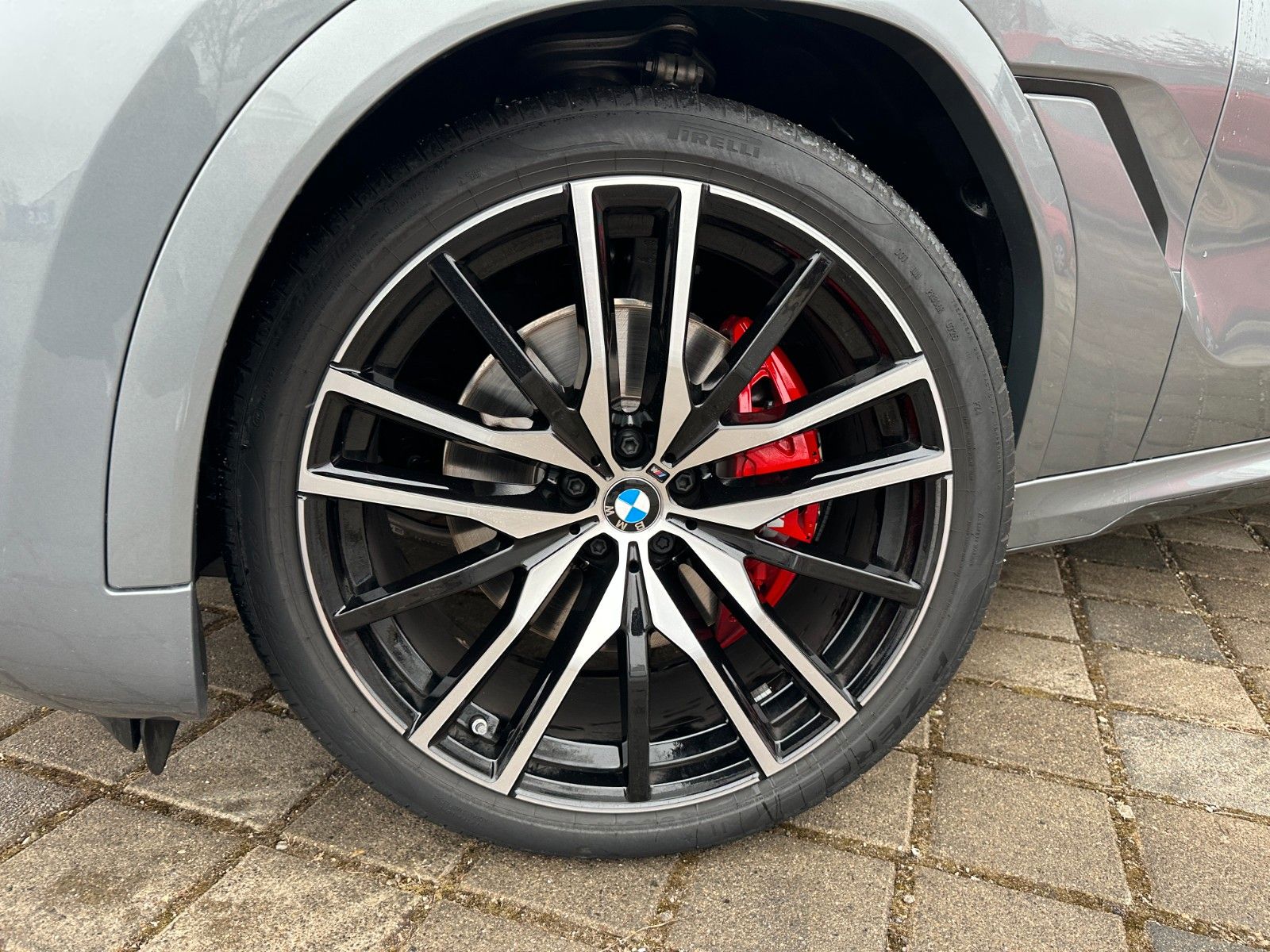 Fahrzeugabbildung BMW X6 30d xDrive MSport ACC,HUD,HARMAN,LUFT,SOFTCL,