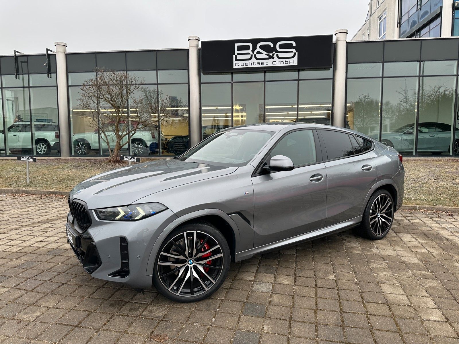 Fahrzeugabbildung BMW X6 30d xDrive MSport ACC,HUD,HARMAN,LUFT,SOFTCL,