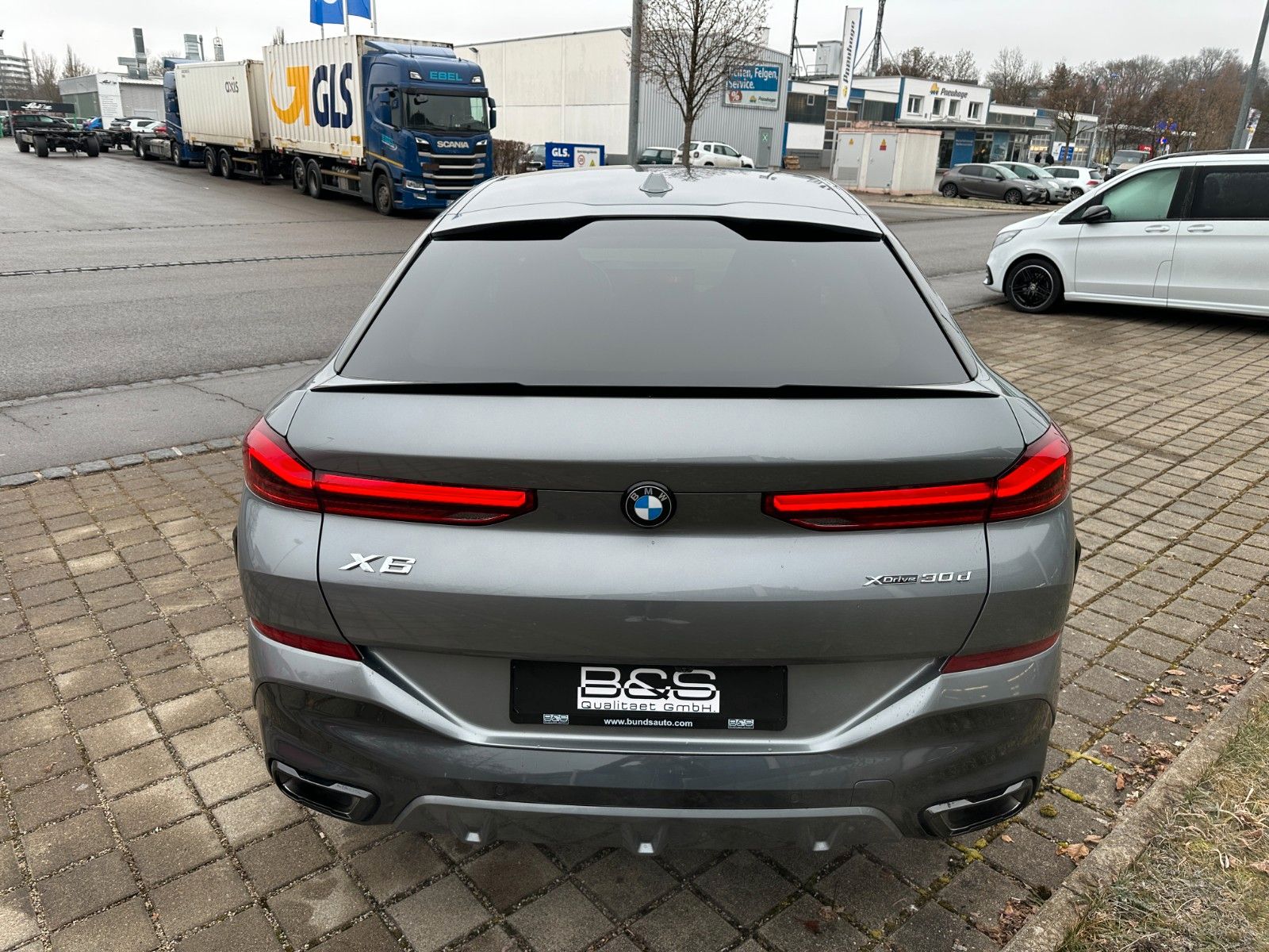 Fahrzeugabbildung BMW X6 30d xDrive MSport ACC,HUD,HARMAN,LUFT,SOFTCL,