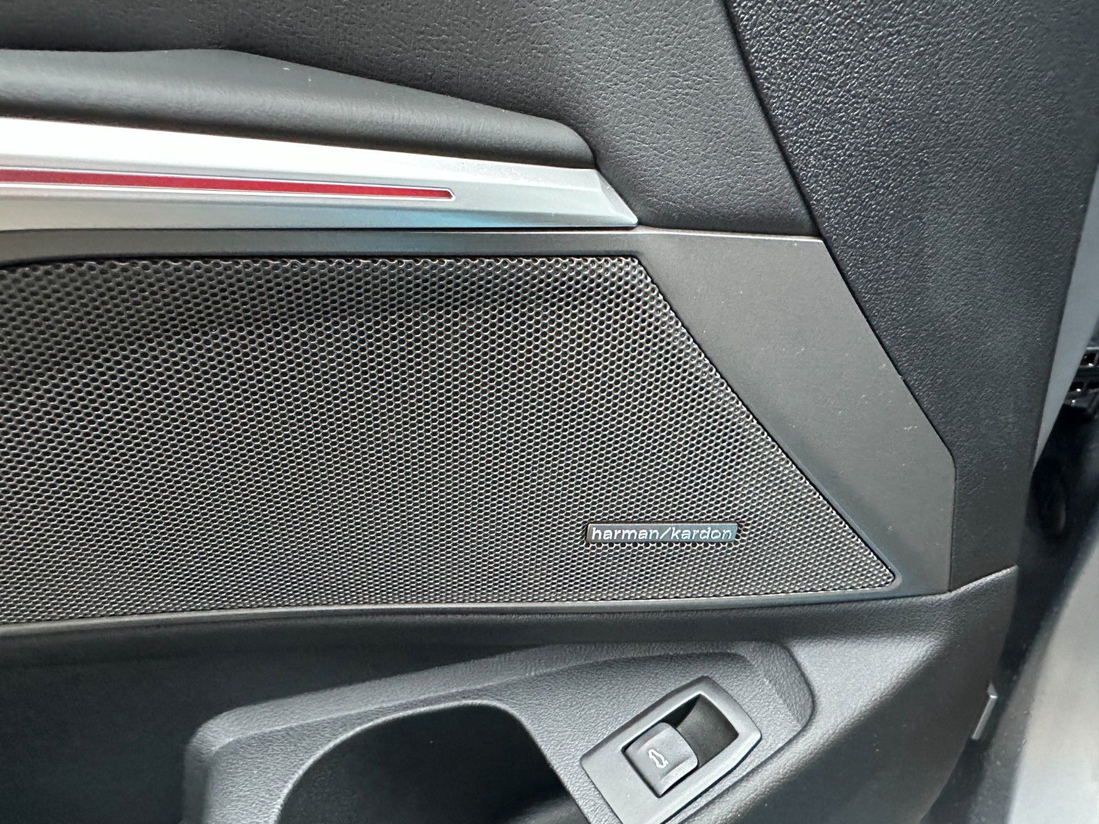 Fahrzeugabbildung BMW M3 xDrive Competition M ACC,HUD,HARMAN,CARBON