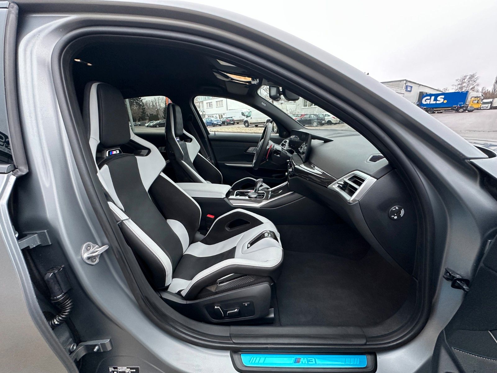 Fahrzeugabbildung BMW M3 xDrive Competition M ACC,HUD,HARMAN,CARBON