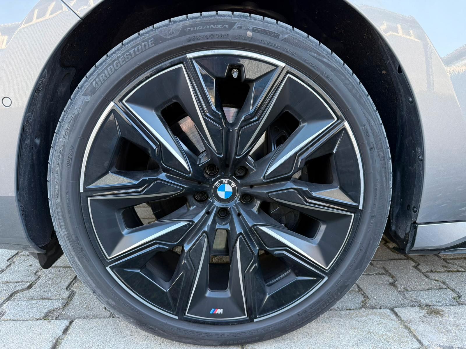 Fahrzeugabbildung BMW 740d xDrive M Sport,Gran Lusso,B&W,FondEnt,VOLL