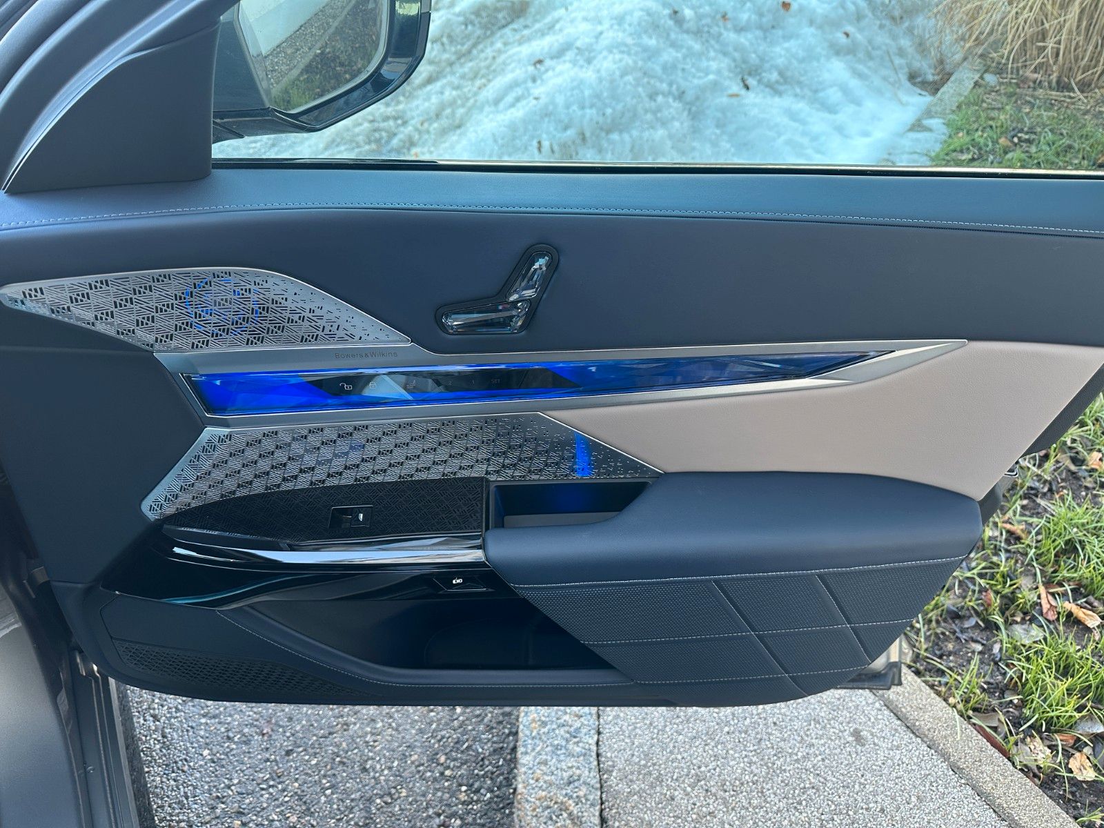 Fahrzeugabbildung BMW 740d xDrive M Sport,Gran Lusso,B&W,FondEnt,VOLL