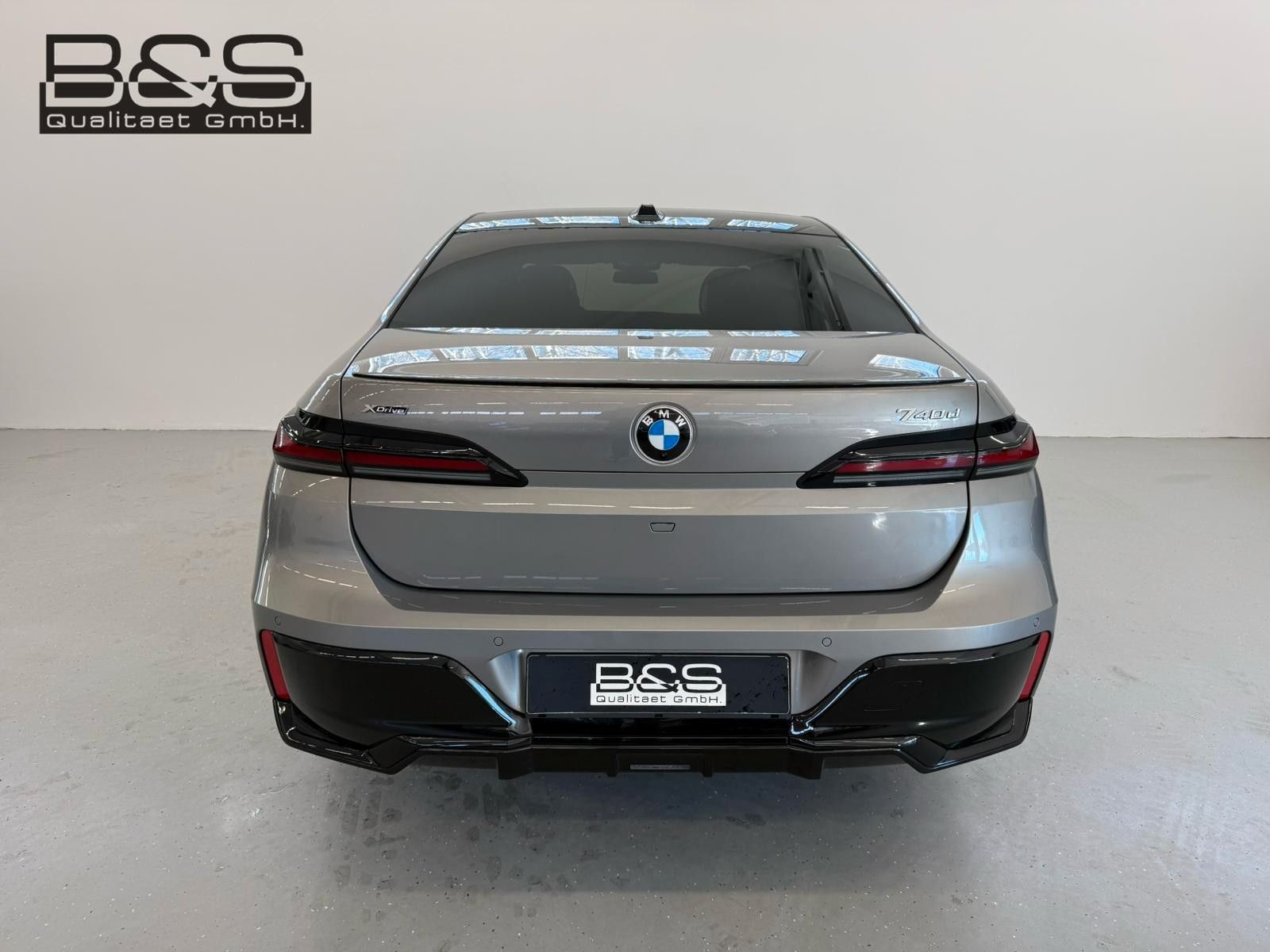 Fahrzeugabbildung BMW 740d xDrive M Sport,Gran Lusso,B&W,FondEnt,VOLL