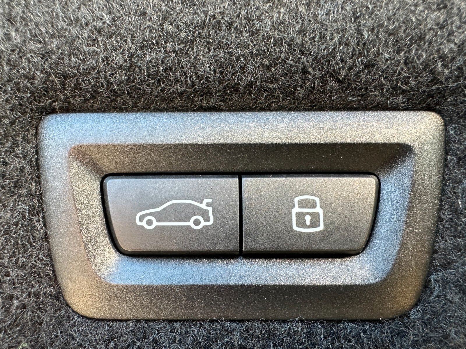 Fahrzeugabbildung BMW 740d xDrive M Sport,Gran Lusso,B&W,FondEnt,VOLL