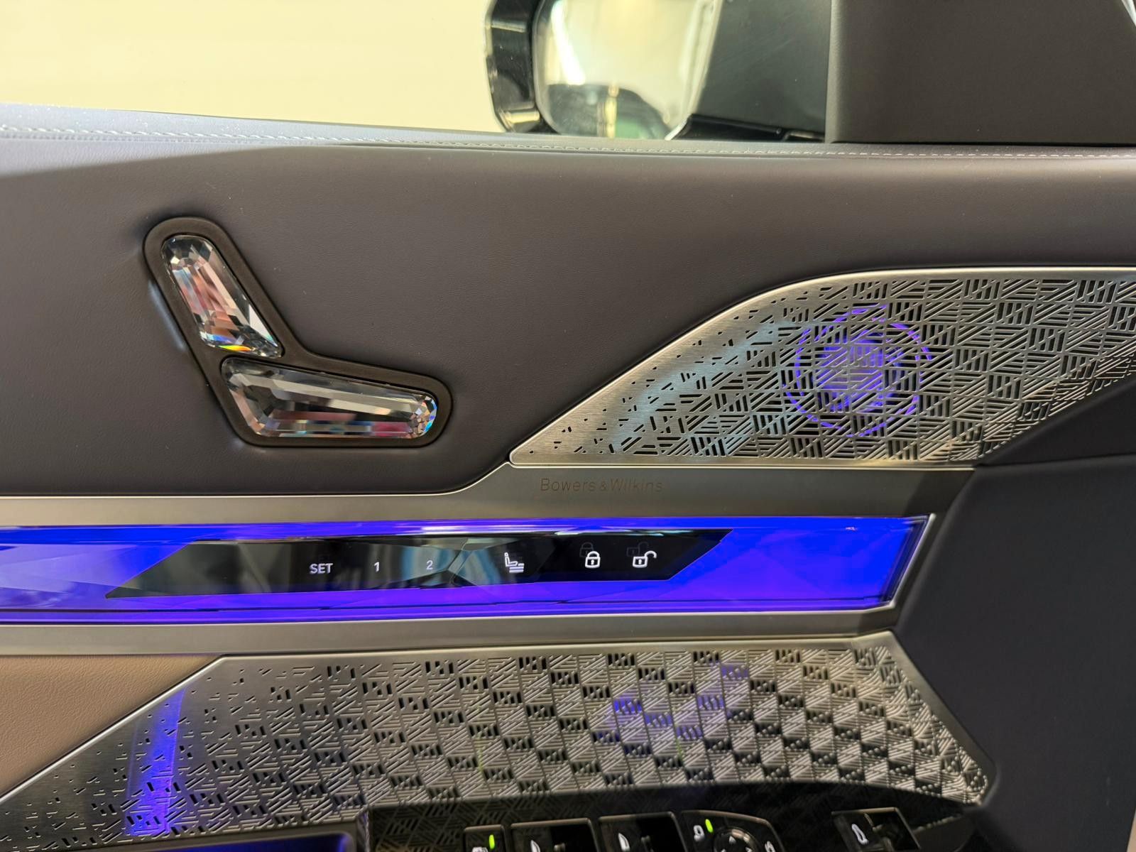 Fahrzeugabbildung BMW 740d xDrive M Sport,Gran Lusso,B&W,FondEnt,VOLL