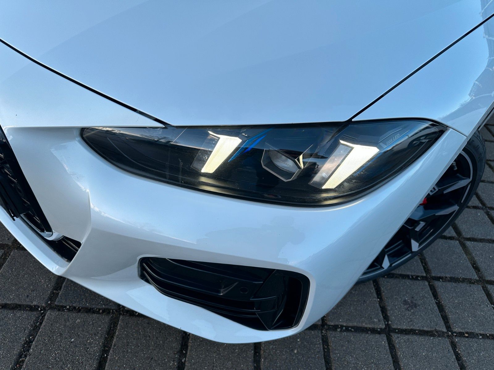 Fahrzeugabbildung BMW 430d xDrive M Sport ACC,HUD,Glas.D,HARMAN,360,19