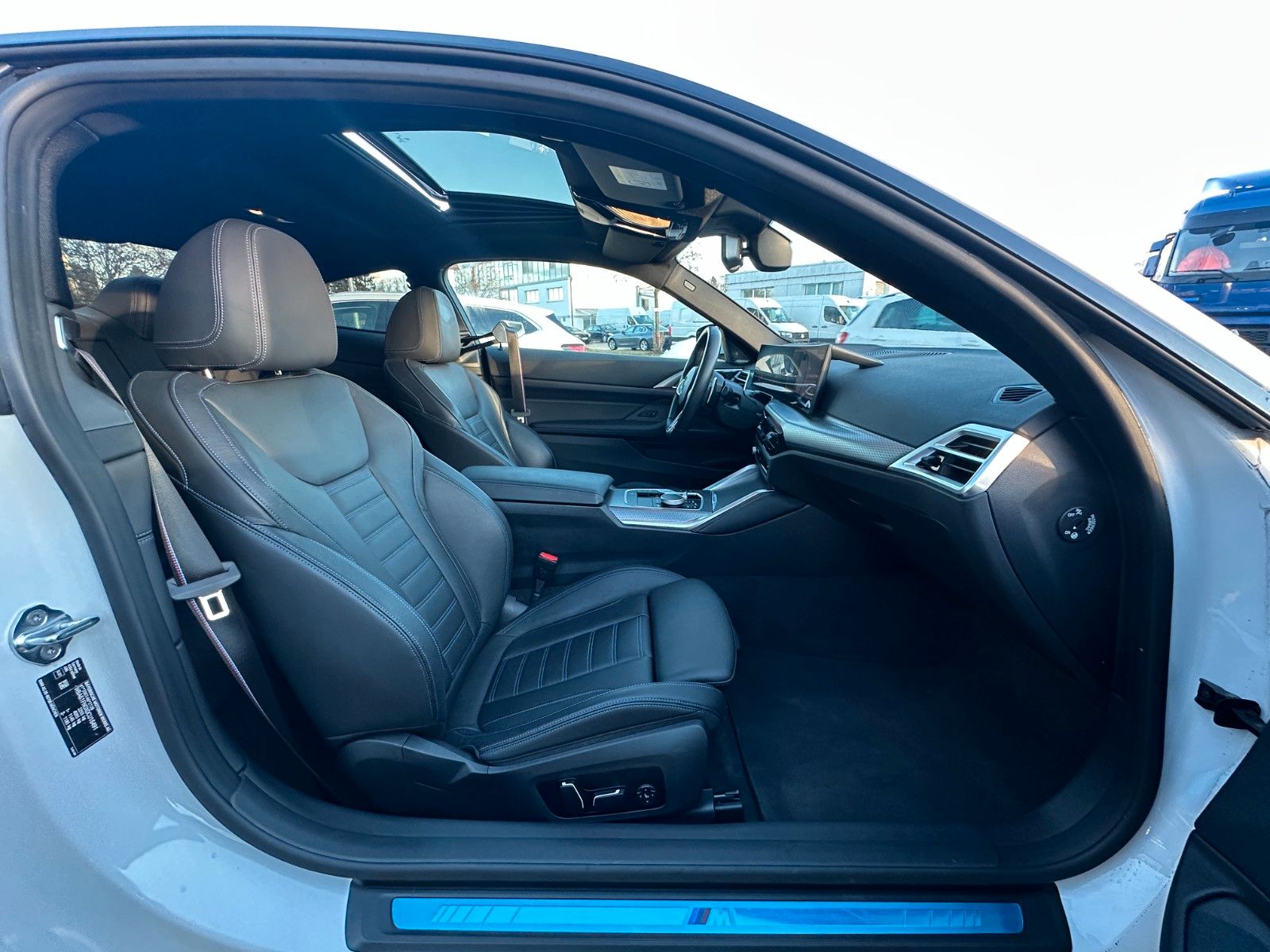 Fahrzeugabbildung BMW 430d xDrive M Sport ACC,HUD,Glas.D,HARMAN,360,19