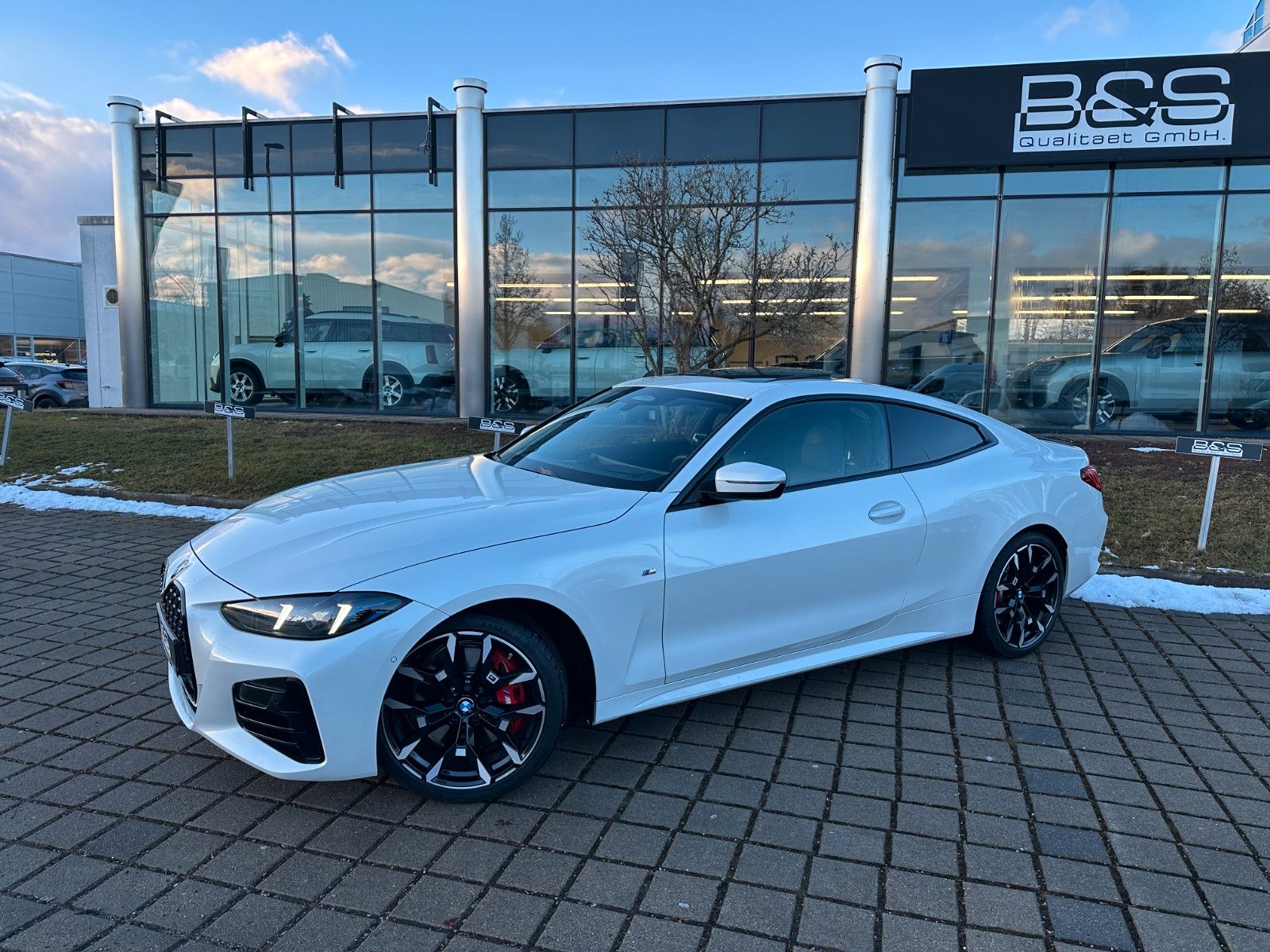 Fahrzeugabbildung BMW 430d xDrive M Sport ACC,HUD,Glas.D,HARMAN,360,19