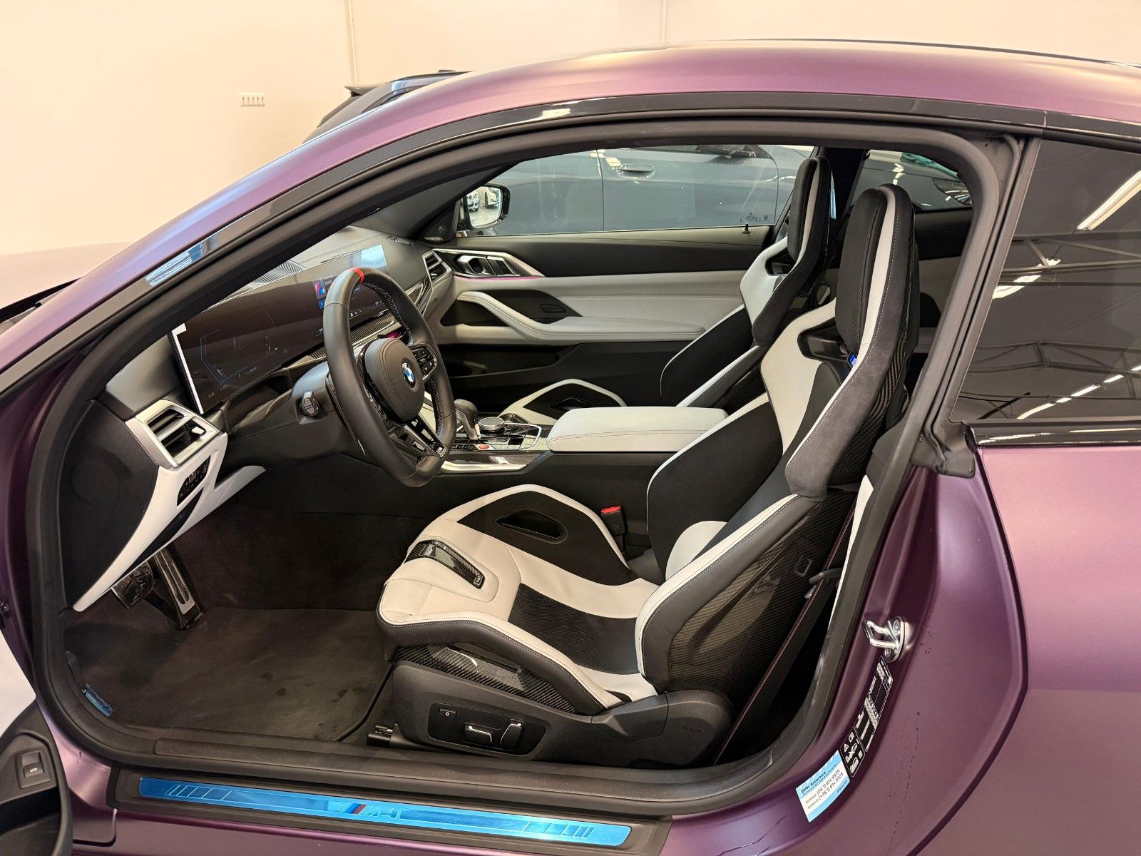 Fahrzeugabbildung BMW M4 M xDrive Competition ACC,HUD,HARMAN,KERAMIK