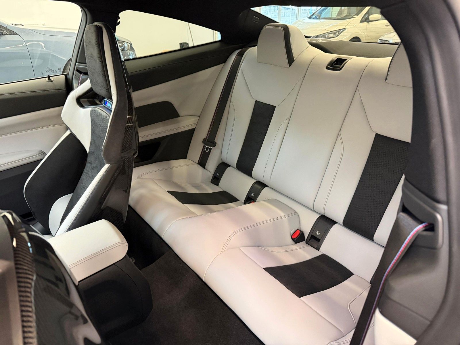 Fahrzeugabbildung BMW M4 M xDrive Competition ACC,HUD,HARMAN,KERAMIK