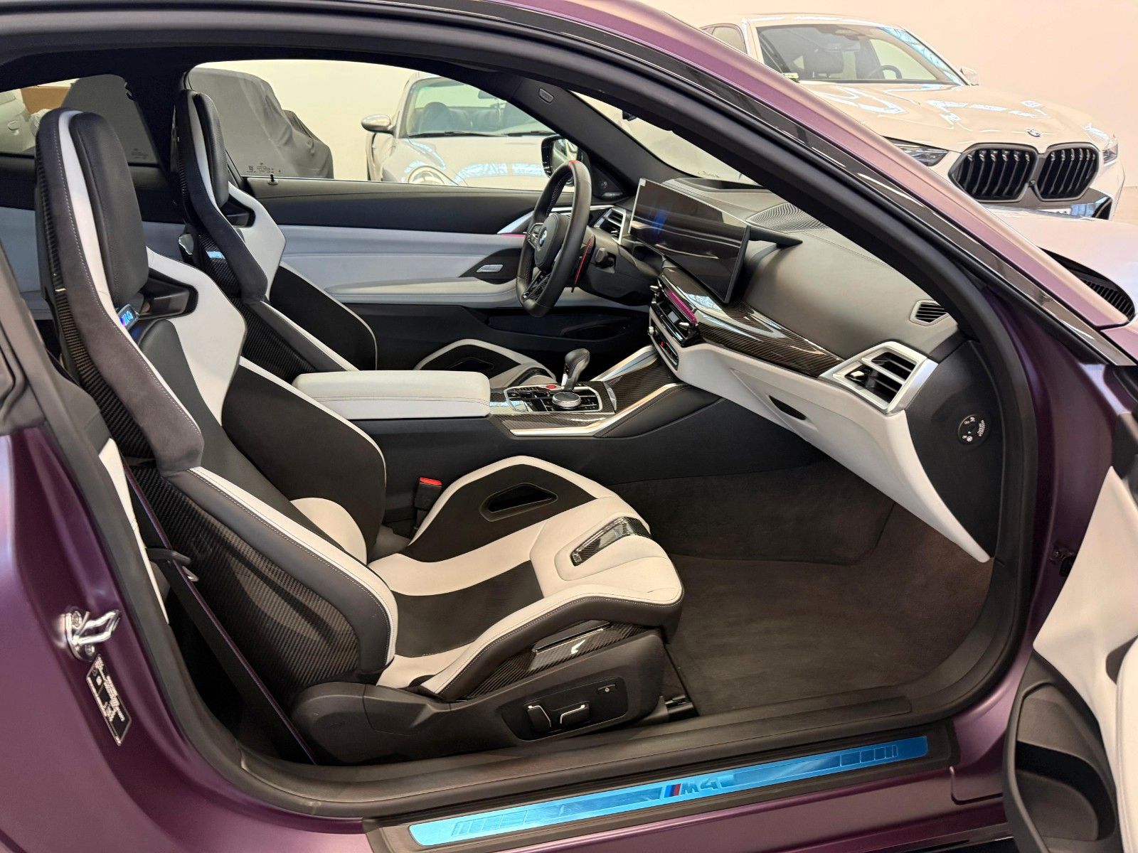 Fahrzeugabbildung BMW M4 M xDrive Competition ACC,HUD,HARMAN,KERAMIK