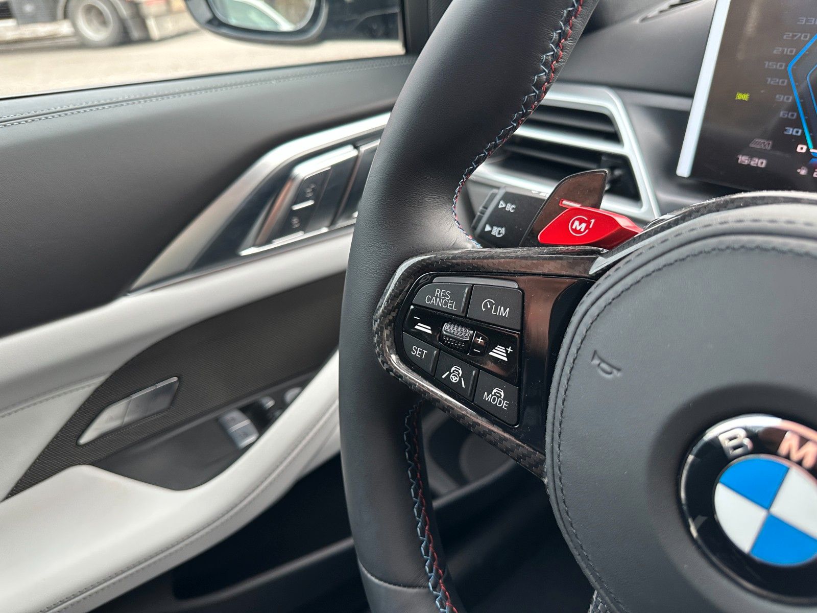 Fahrzeugabbildung BMW M4 xDrive Comp,Individual,Race Tr.Kermik,VOLL