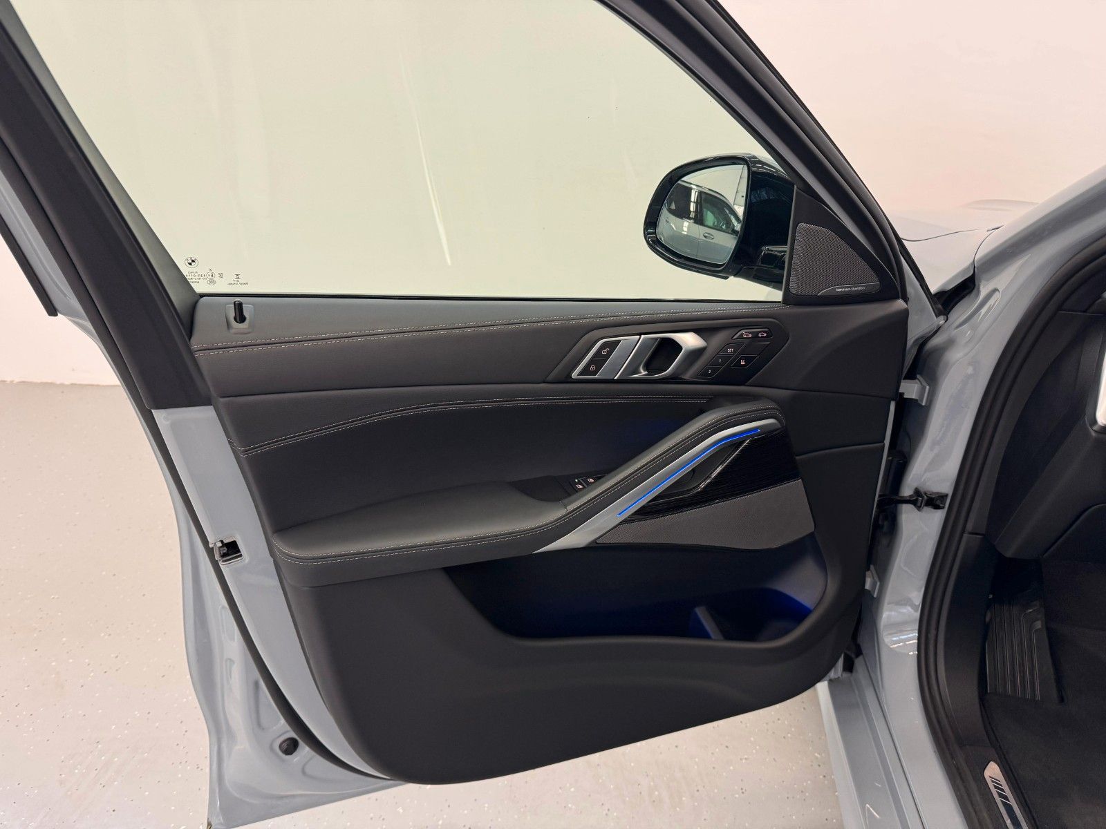 Fahrzeugabbildung BMW X6 30 d xDrive M Sport ACC,HUD,PANO,HARMAN,LUFT,