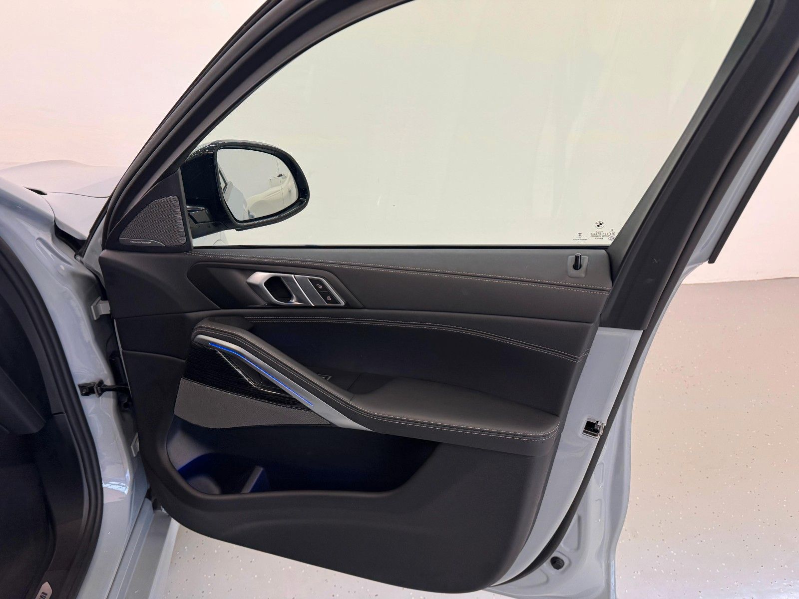 Fahrzeugabbildung BMW X6 30 d xDrive M Sport ACC,HUD,PANO,HARMAN,LUFT,