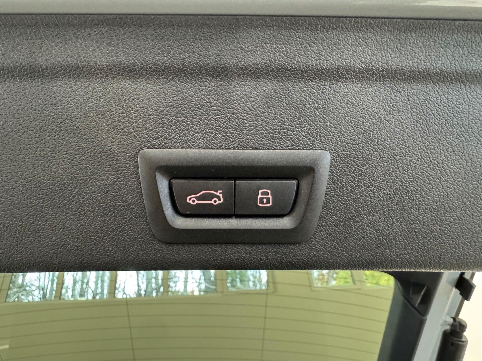 Fahrzeugabbildung BMW X6 30 d xDrive M Sport ACC,HUD,PANO,HARMAN,LUFT,