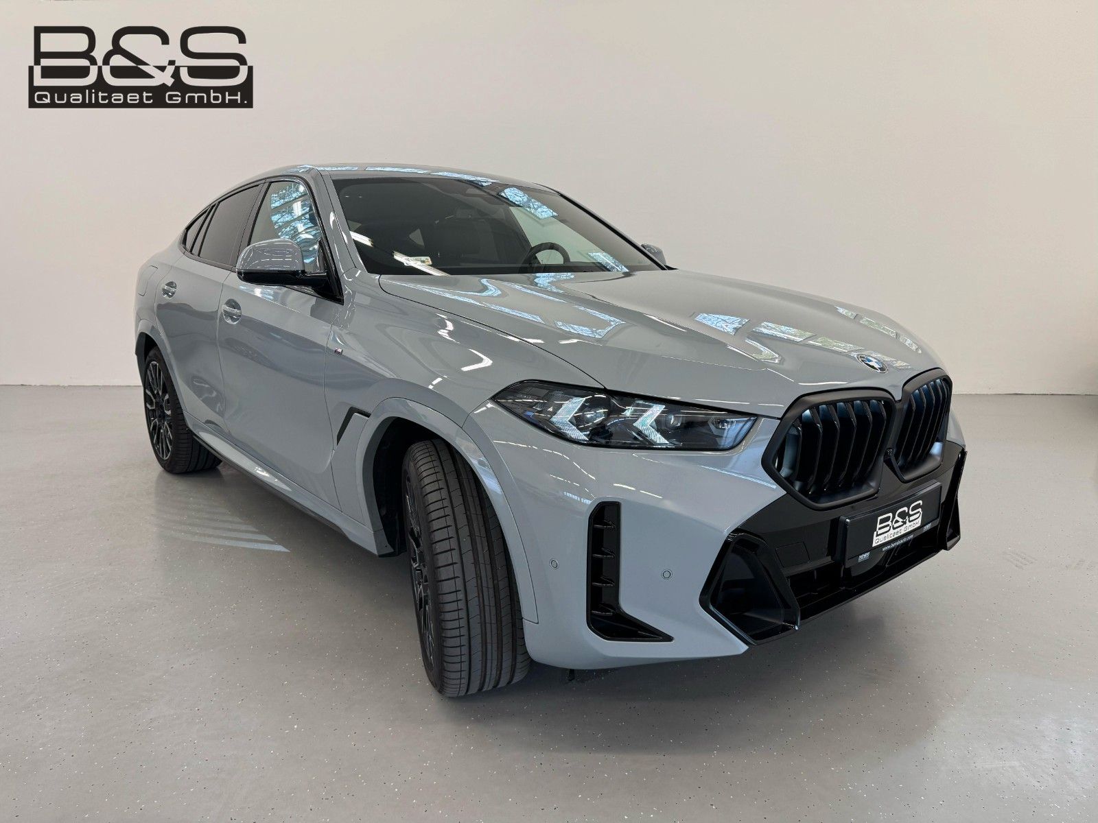 Fahrzeugabbildung BMW X6 30 d xDrive M Sport ACC,HUD,PANO,HARMAN,LUFT,