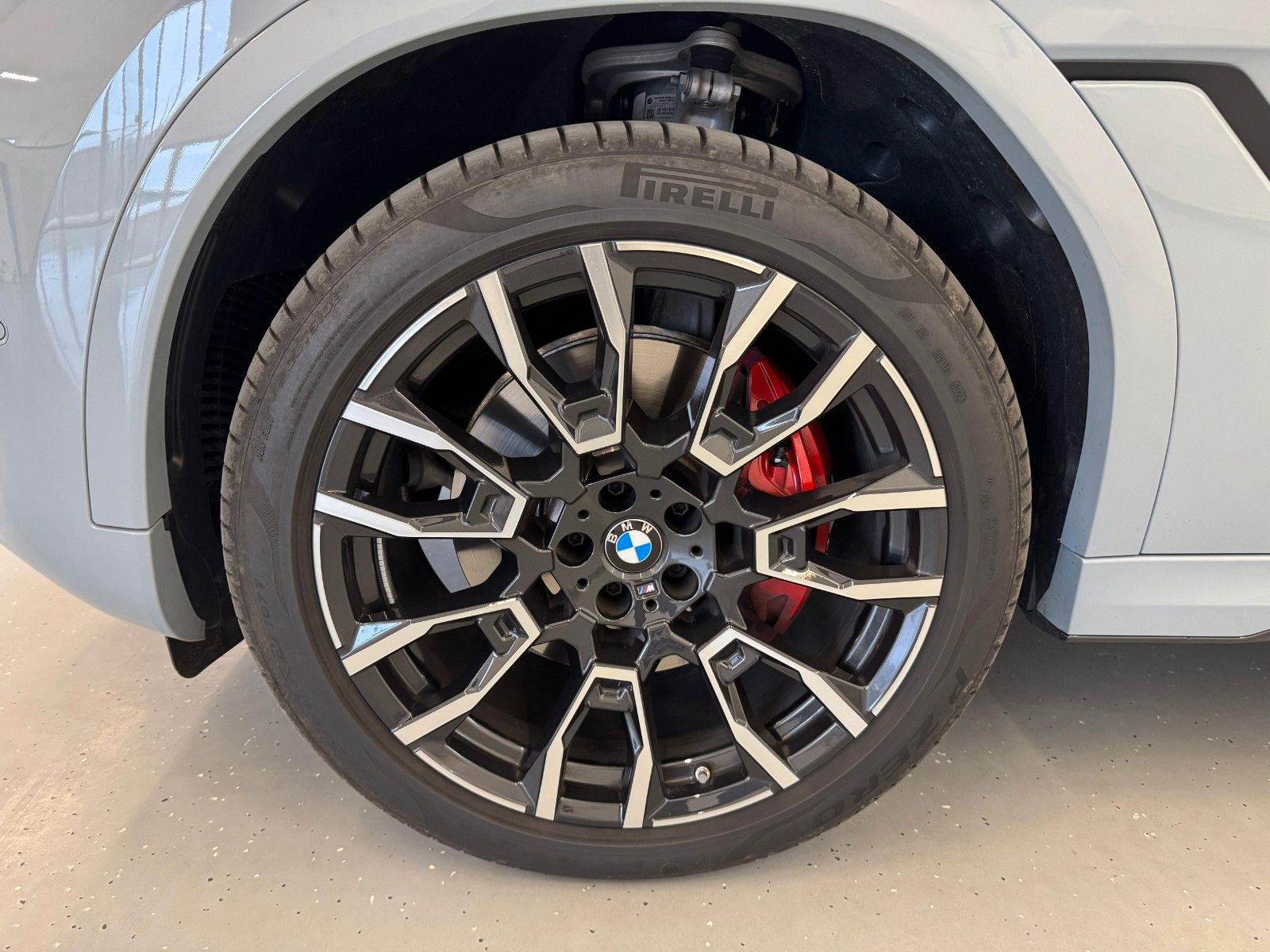 Fahrzeugabbildung BMW X6 30 d xDrive M Sport ACC,HUD,PANO,HARMAN,LUFT,