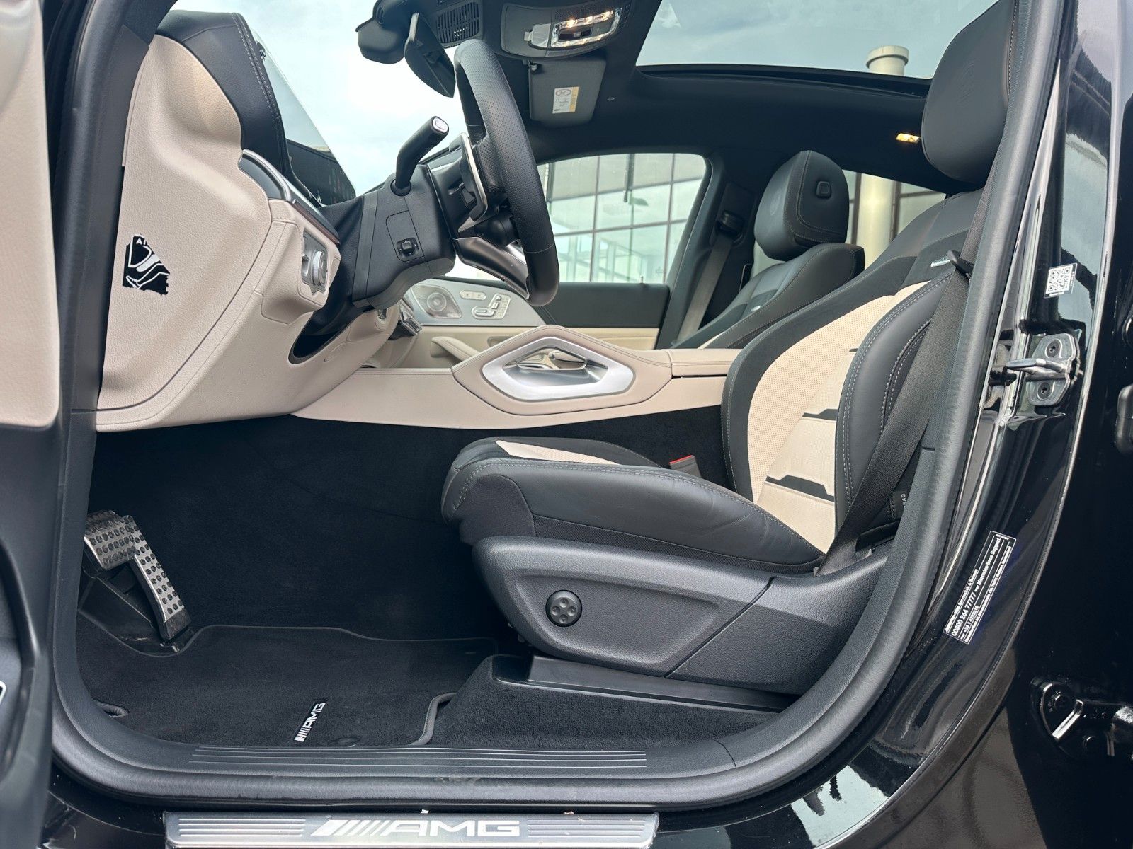 Fahrzeugabbildung Mercedes-Benz GLE 53e AMG 4M Coupe DISTR,HUD,PANO,B&W,LUFT