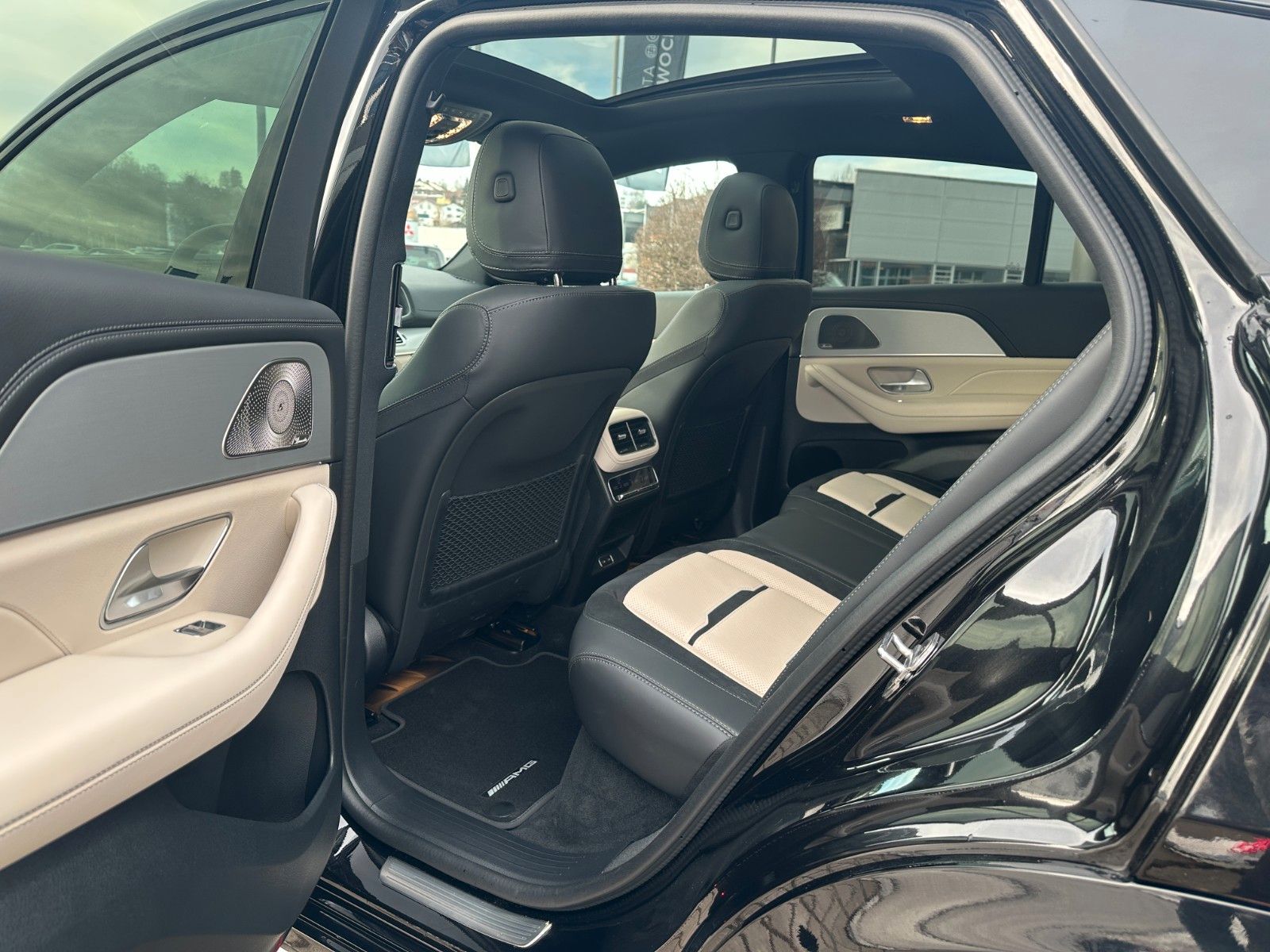 Fahrzeugabbildung Mercedes-Benz GLE 53e AMG 4M Coupe DISTR,HUD,PANO,B&W,LUFT