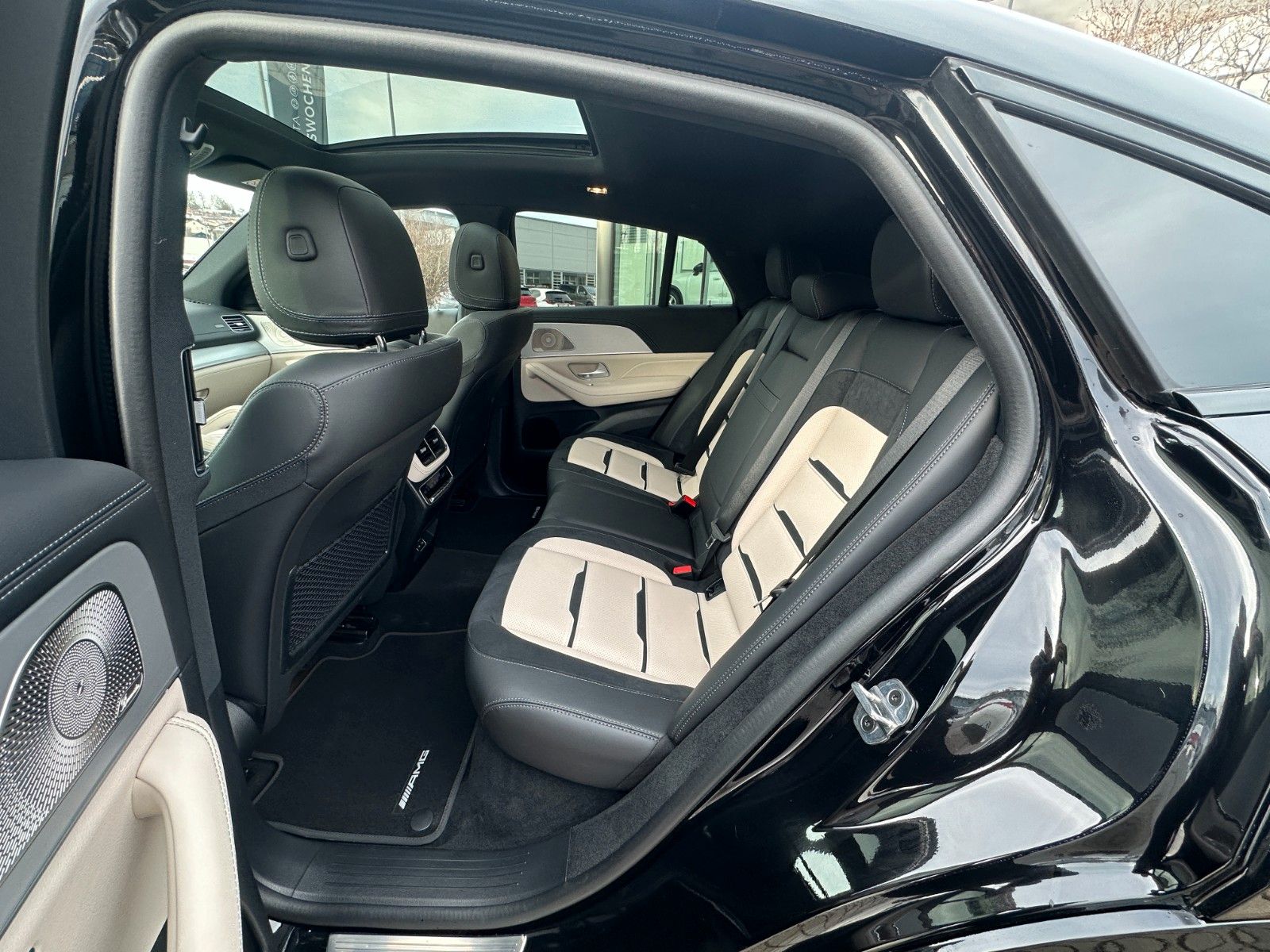 Fahrzeugabbildung Mercedes-Benz GLE 53e AMG 4M Coupe DISTR,HUD,PANO,B&W,LUFT