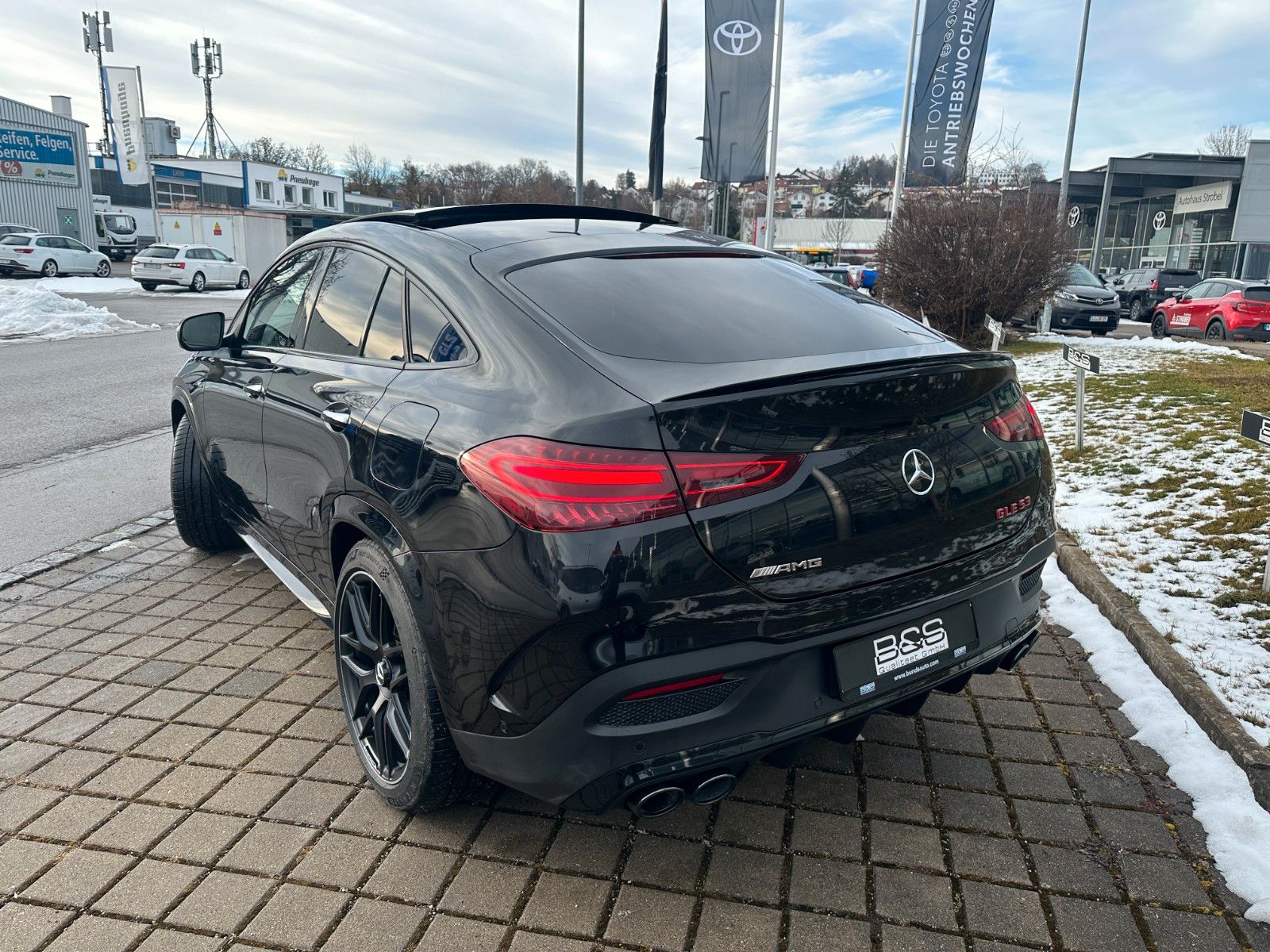 Fahrzeugabbildung Mercedes-Benz GLE 53e AMG 4M Coupe DISTR,HUD,PANO,B&W,LUFT