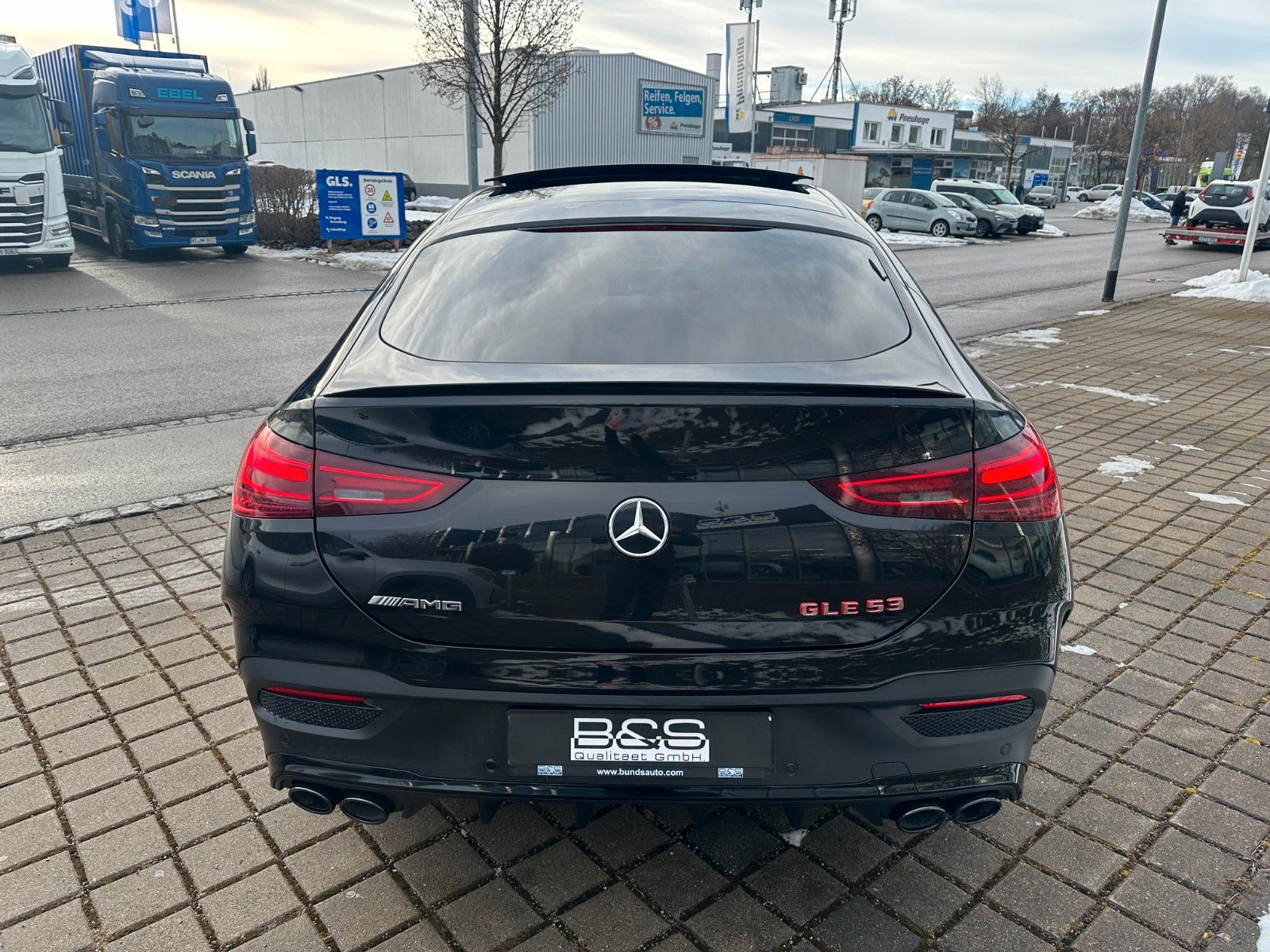 Fahrzeugabbildung Mercedes-Benz GLE 53e AMG 4M Coupe DISTR,HUD,PANO,B&W,LUFT
