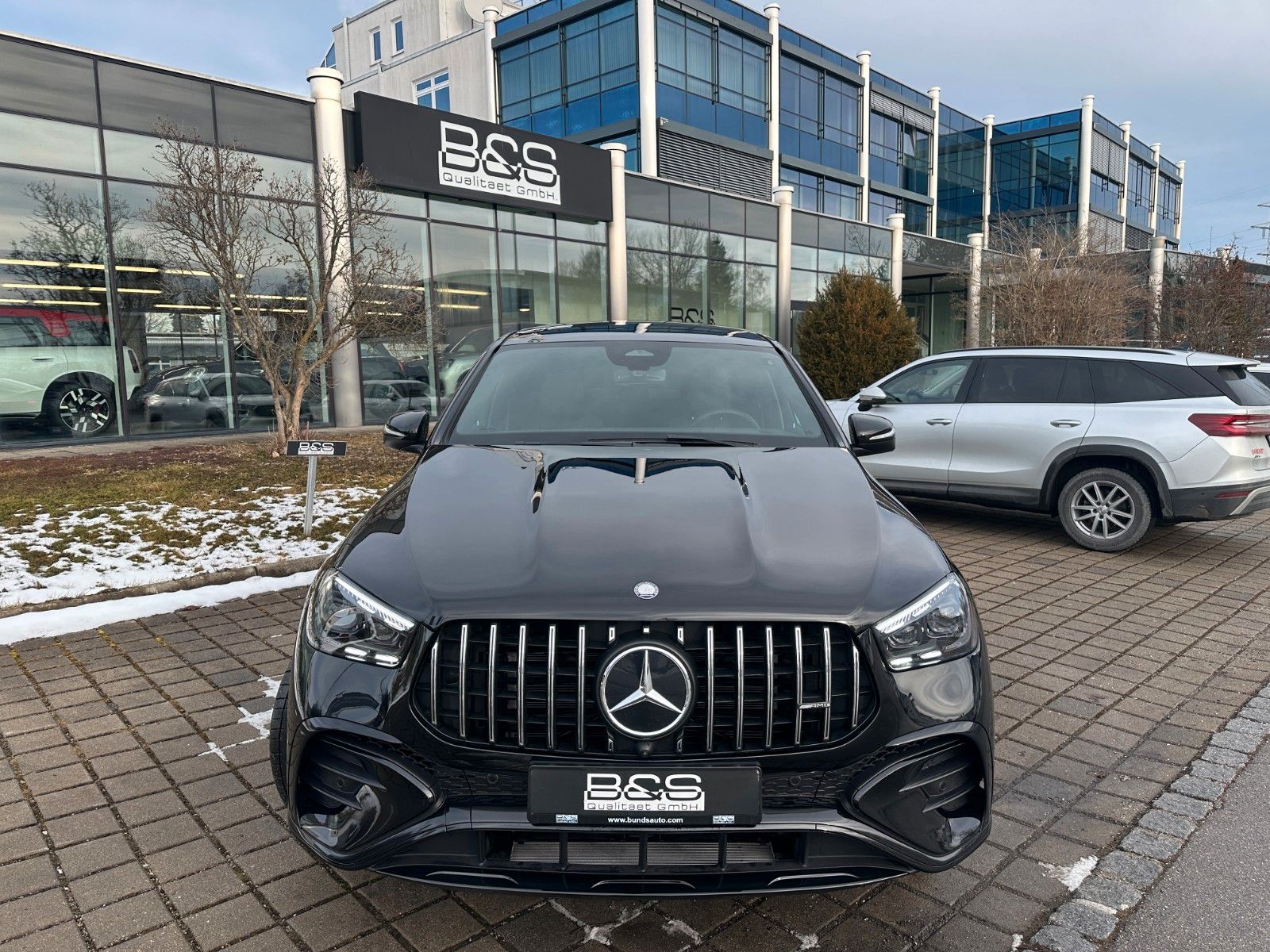Fahrzeugabbildung Mercedes-Benz GLE 53e AMG 4M Coupe DISTR,HUD,PANO,B&W,LUFT