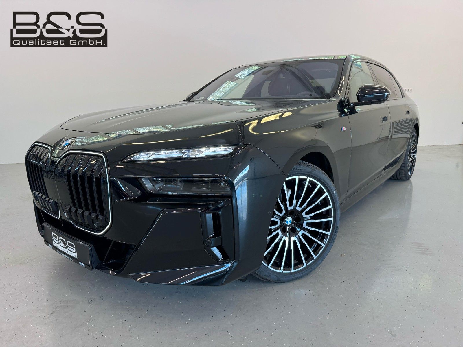 BMW 740d xDrive MSport ACC,HUD,SKYL,B&W,LUFT,TV,Usw