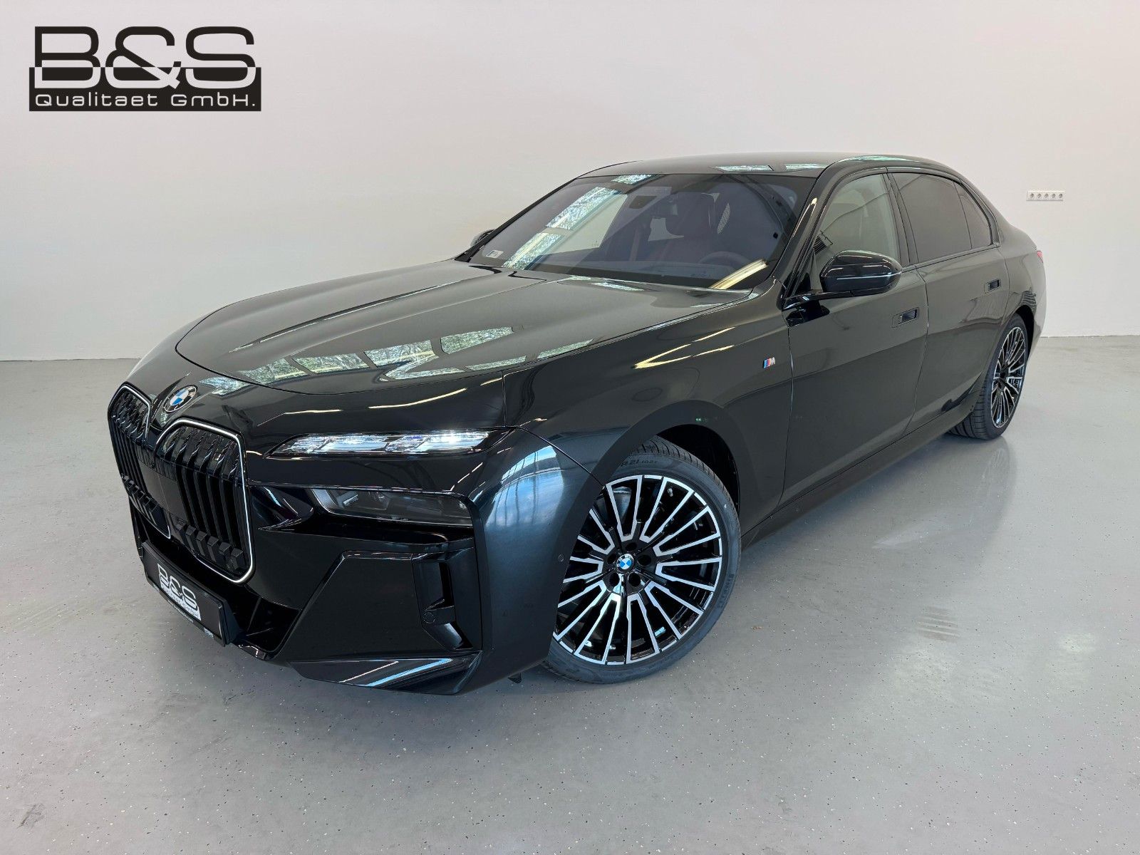 Fahrzeugabbildung BMW 740d xDrive MSport ACC,HUD,SKYL,B&W,LUFT,TV,Usw