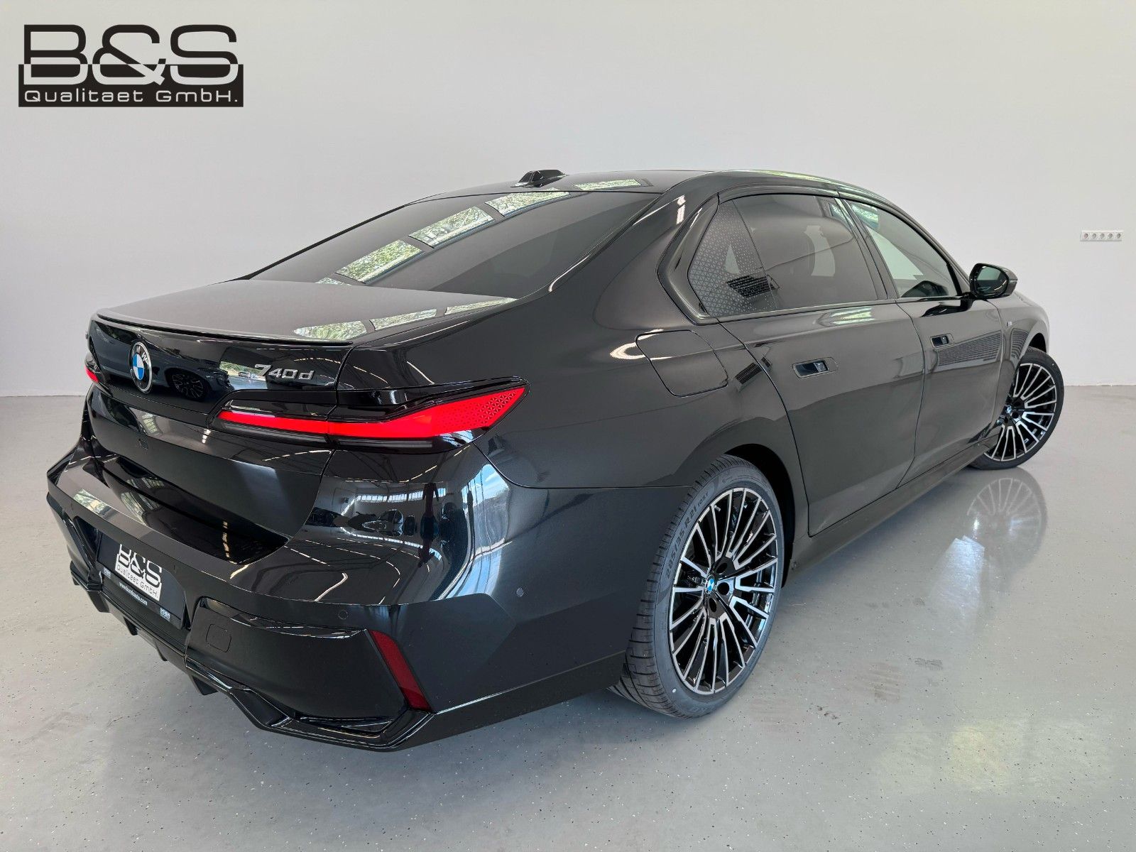 Fahrzeugabbildung BMW 740d xDrive MSport ACC,HUD,SKYL,B&W,LUFT,TV,Usw