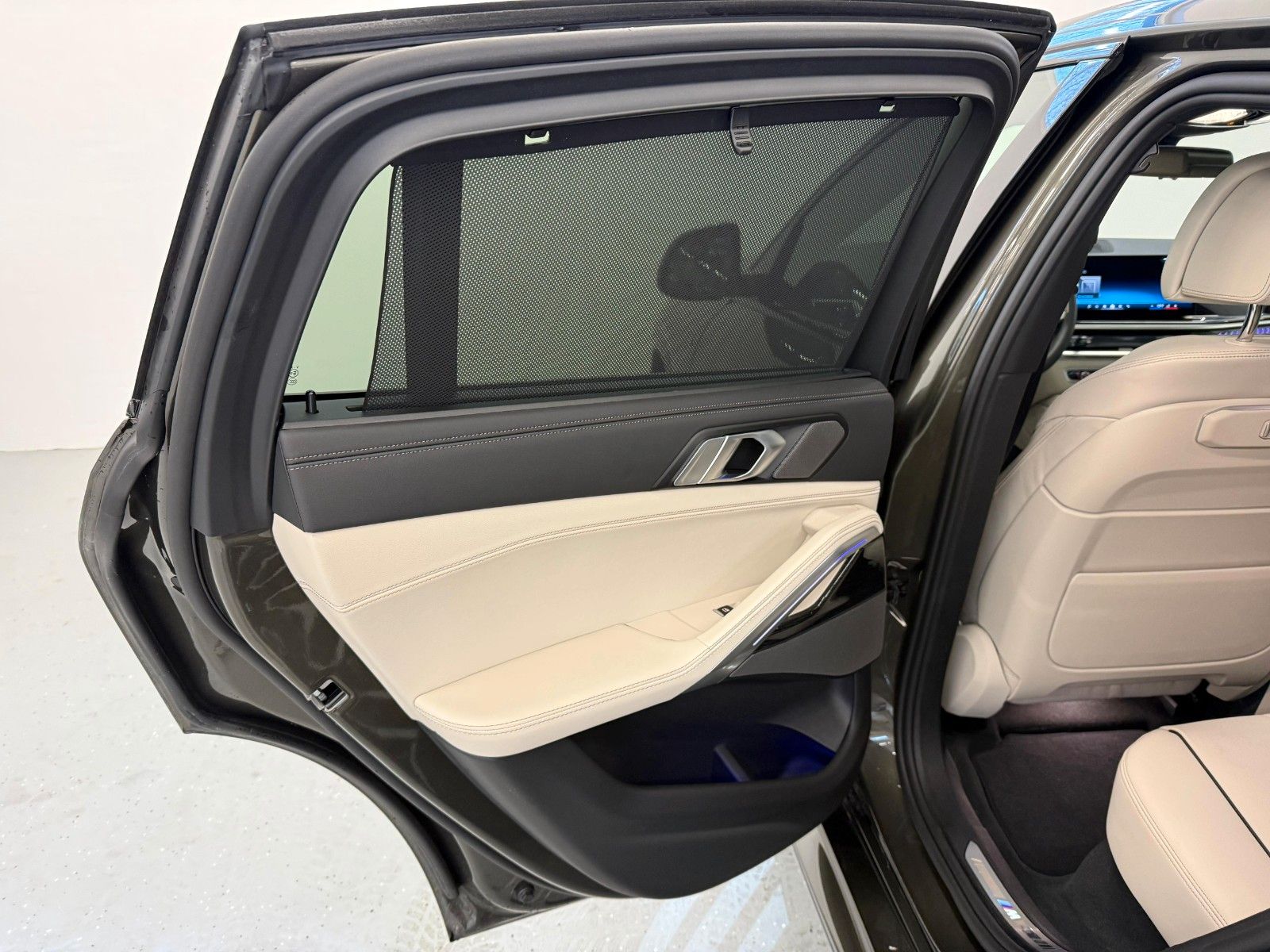 Fahrzeugabbildung BMW X6 40d xDrive MSport ACC,HUD,PANO,LUFT,HARMAN...