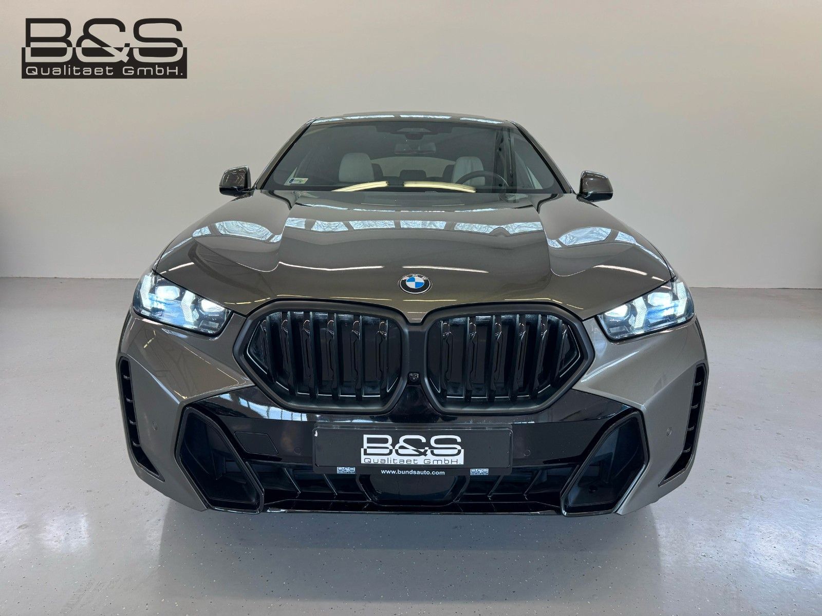 Fahrzeugabbildung BMW X6 40d xDrive MSport ACC,HUD,PANO,LUFT,HARMAN...