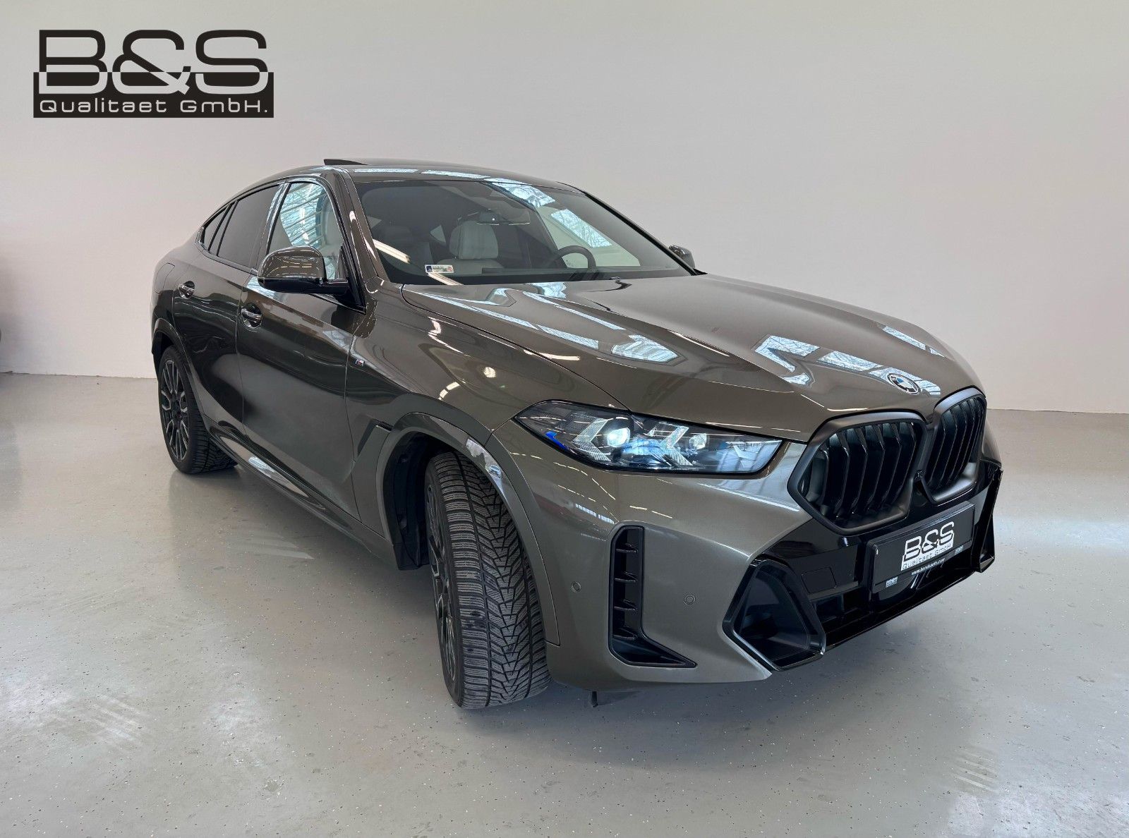 Fahrzeugabbildung BMW X6 40d xDrive MSport ACC,HUD,PANO,LUFT,HARMAN...