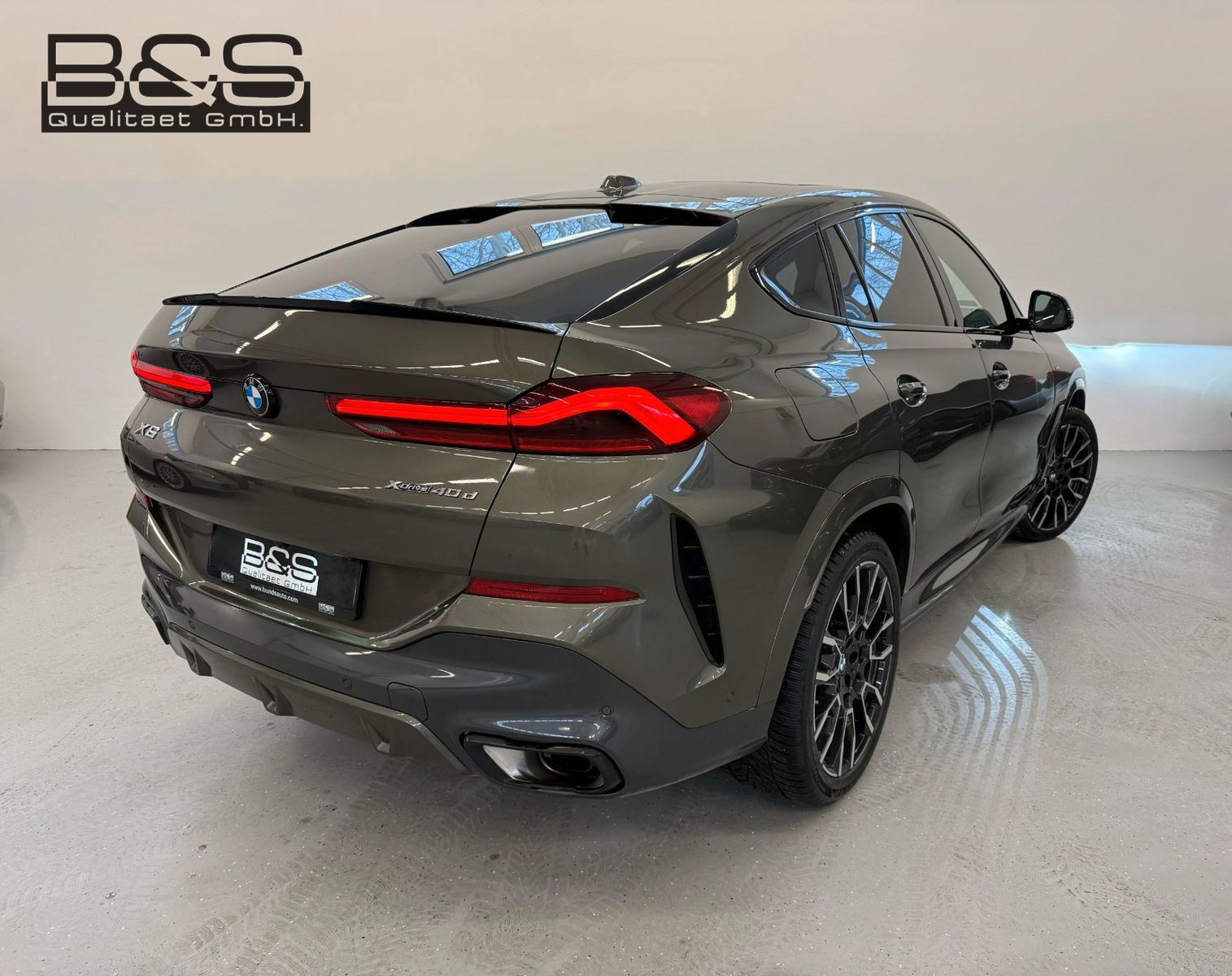 Fahrzeugabbildung BMW X6 40d xDrive MSport ACC,HUD,PANO,LUFT,HARMAN...