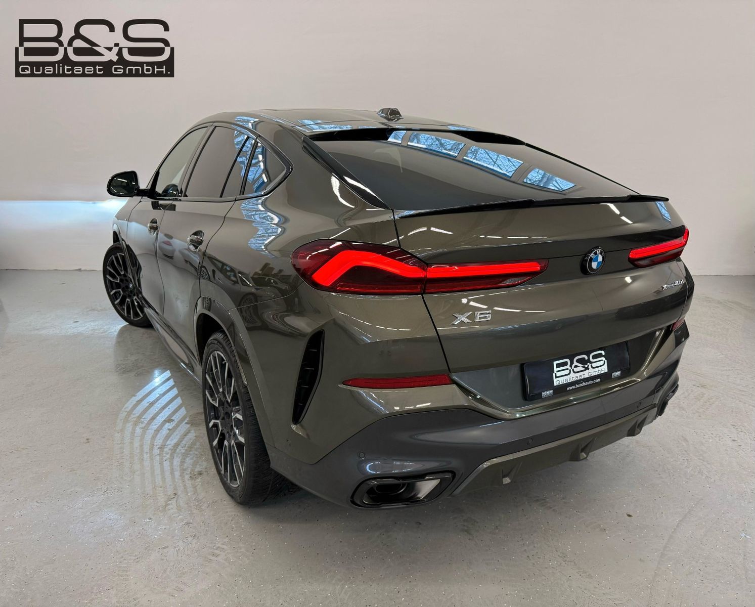 Fahrzeugabbildung BMW X6 40d xDrive MSport ACC,HUD,PANO,LUFT,HARMAN...