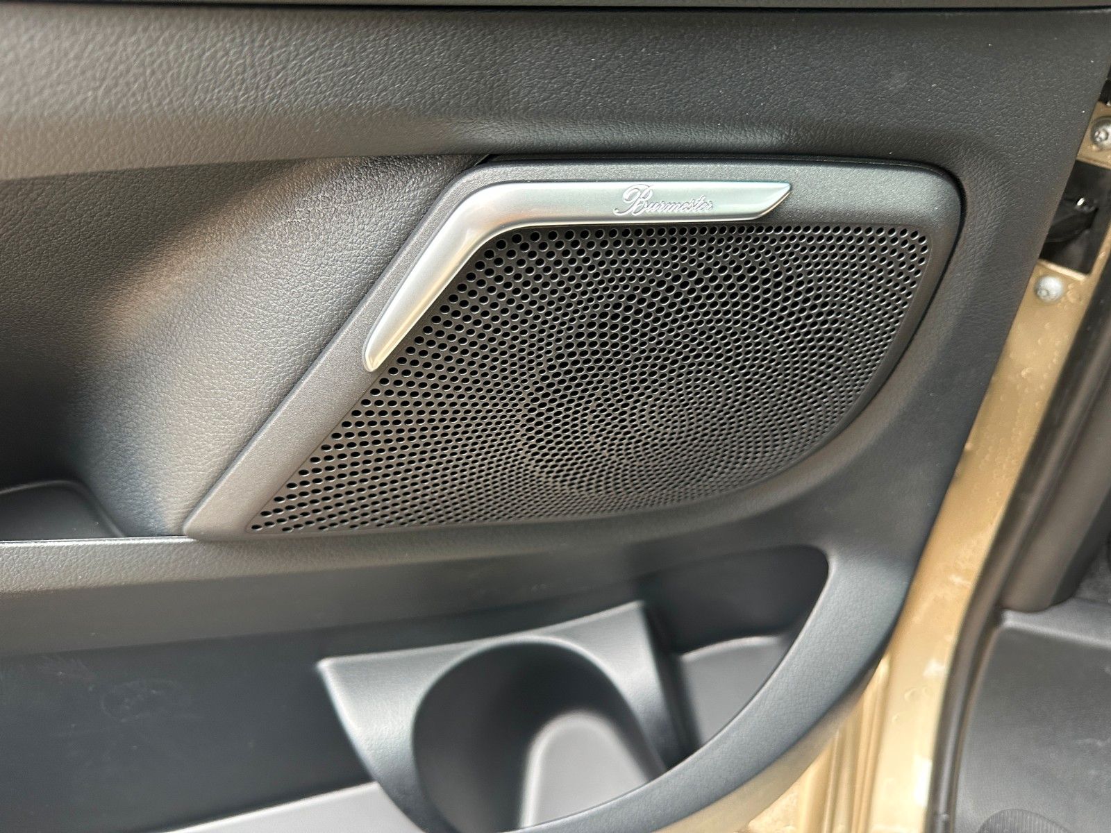 Fahrzeugabbildung Mercedes-Benz V300d 4M AMG,extralang,Luxussitz,DISTR,LUFT,AHK