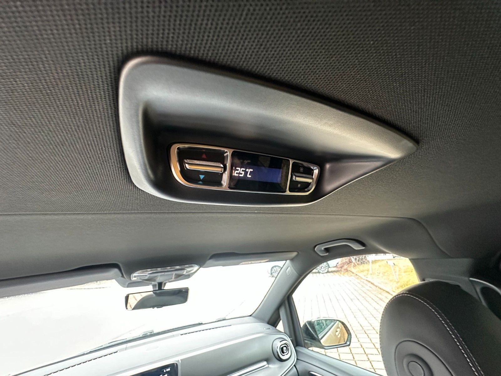 Fahrzeugabbildung Mercedes-Benz V300d 4M AMG,extralang,Luxussitz,DISTR,LUFT,AHK