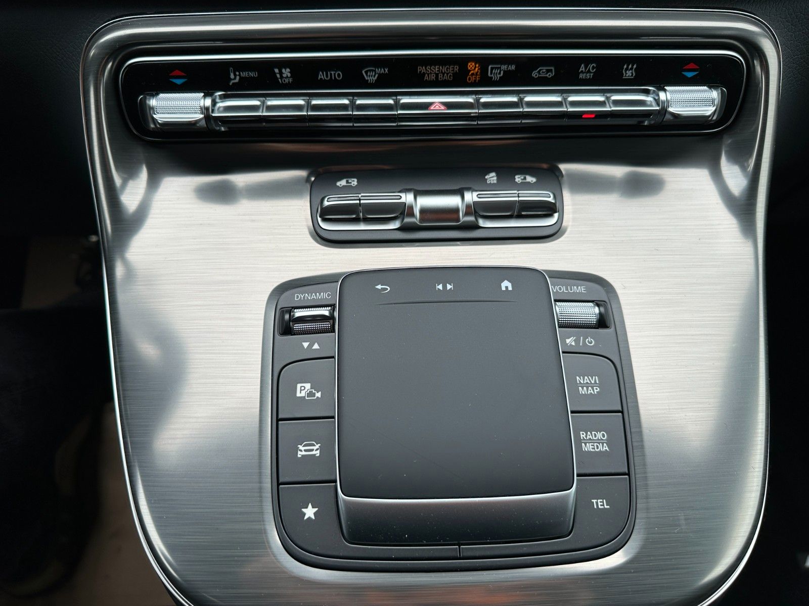 Fahrzeugabbildung Mercedes-Benz V300d 4M AMG,extralang,Luxussitz,DISTR,LUFT,AHK