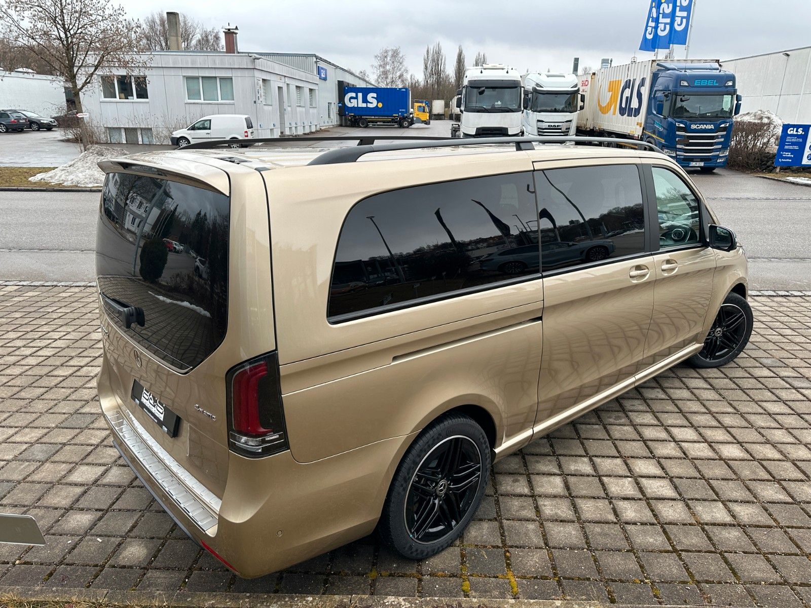 Fahrzeugabbildung Mercedes-Benz V300d 4M AMG,extralang,Luxussitz,DISTR,LUFT,AHK