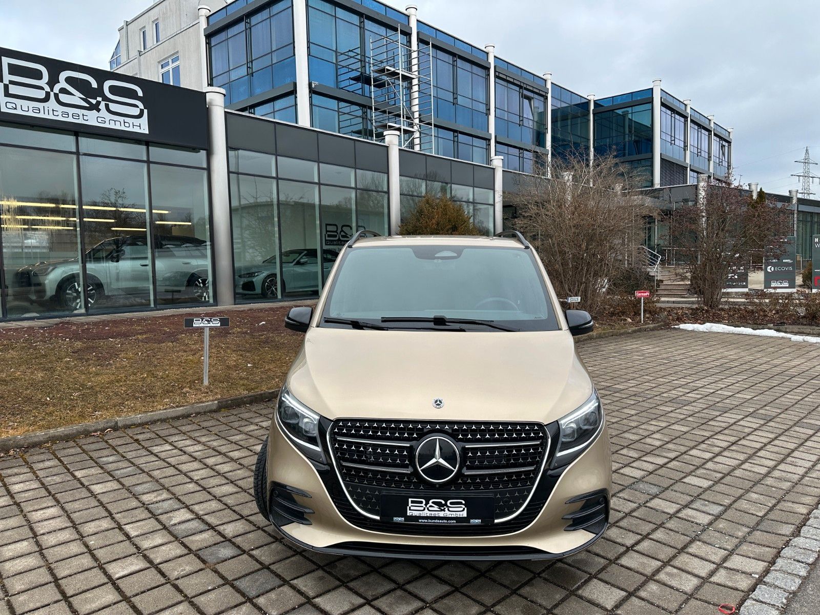 Fahrzeugabbildung Mercedes-Benz V300d 4M AMG,extralang,Luxussitz,DISTR,LUFT,AHK