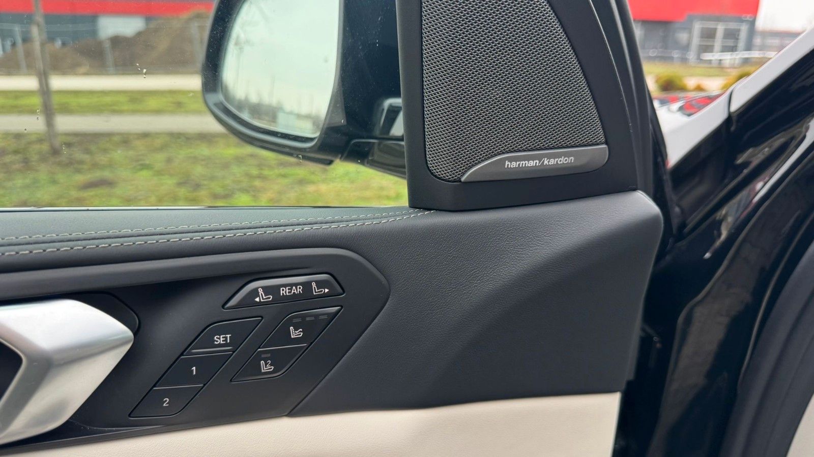 Fahrzeugabbildung BMW X7 xDrive 40d M Sport Pro,Aktivlenkung,SkyL,Luft