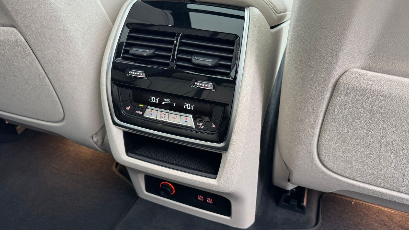 Fahrzeugabbildung BMW X7 xDrive 40d M Sport Pro,Aktivlenkung,SkyL,Luft