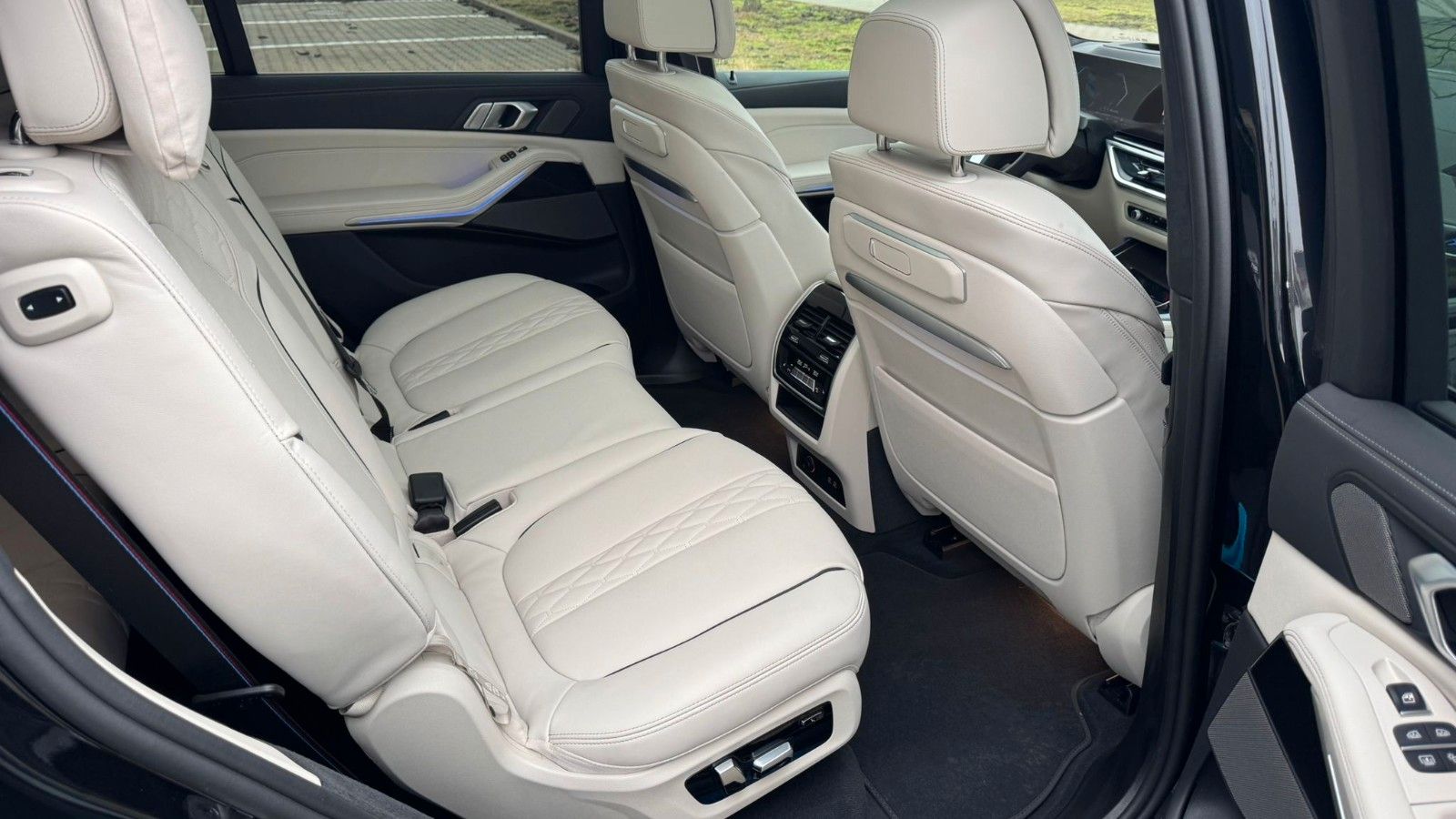 Fahrzeugabbildung BMW X7 xDrive 40d M Sport Pro,Aktivlenkung,SkyL,Luft