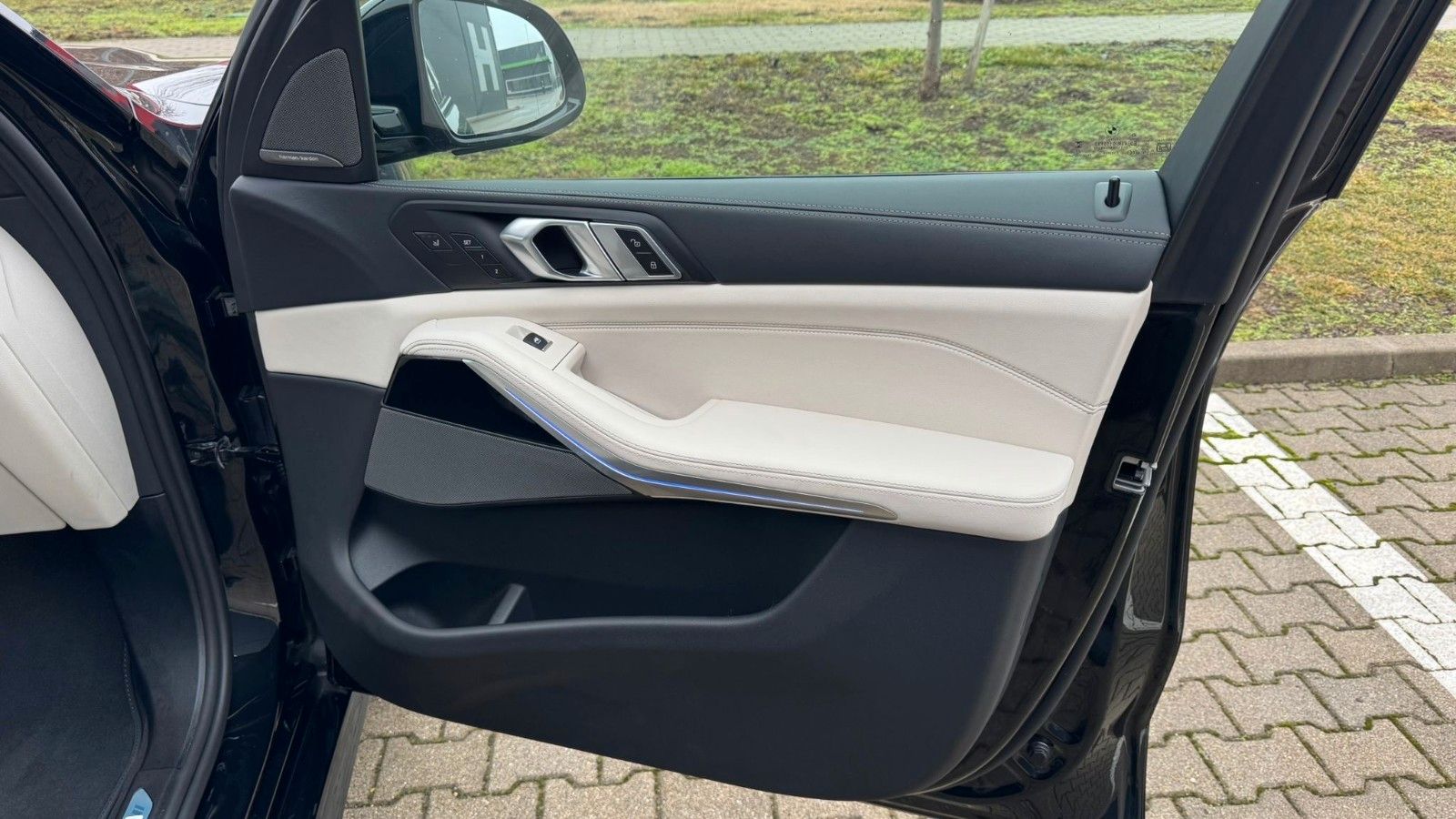 Fahrzeugabbildung BMW X7 xDrive 40d M Sport Pro,Aktivlenkung,SkyL,Luft