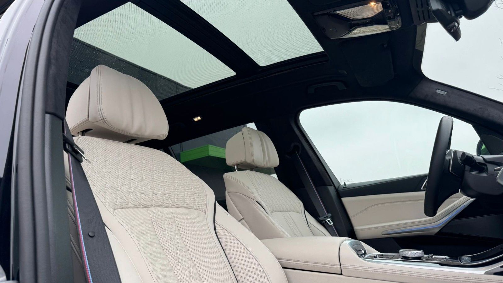 Fahrzeugabbildung BMW X7 xDrive 40d M Sport Pro,Aktivlenkung,SkyL,Luft