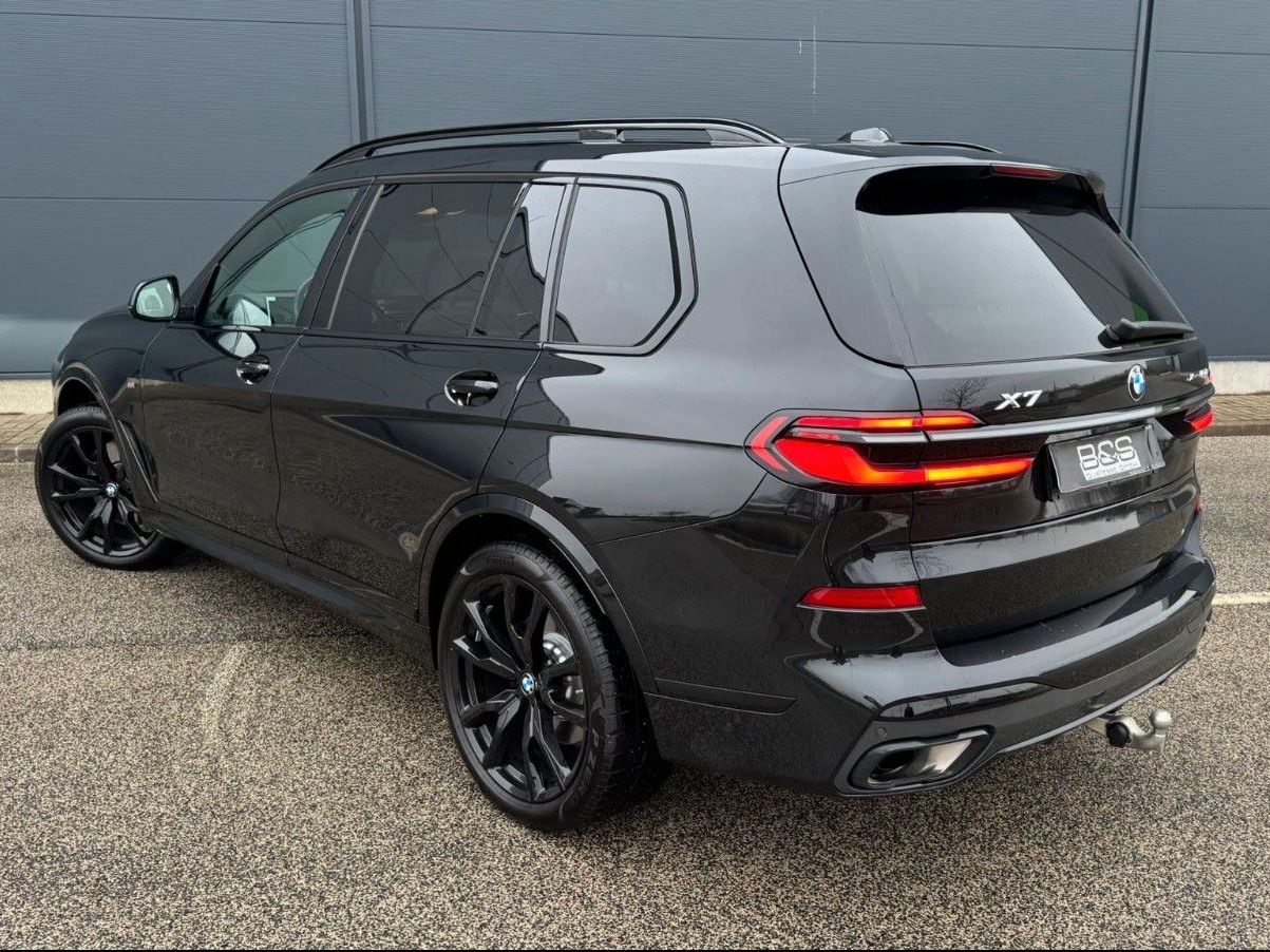 Fahrzeugabbildung BMW X7 xDrive 40d M Sport Pro,Aktivlenkung,SkyL,Luft