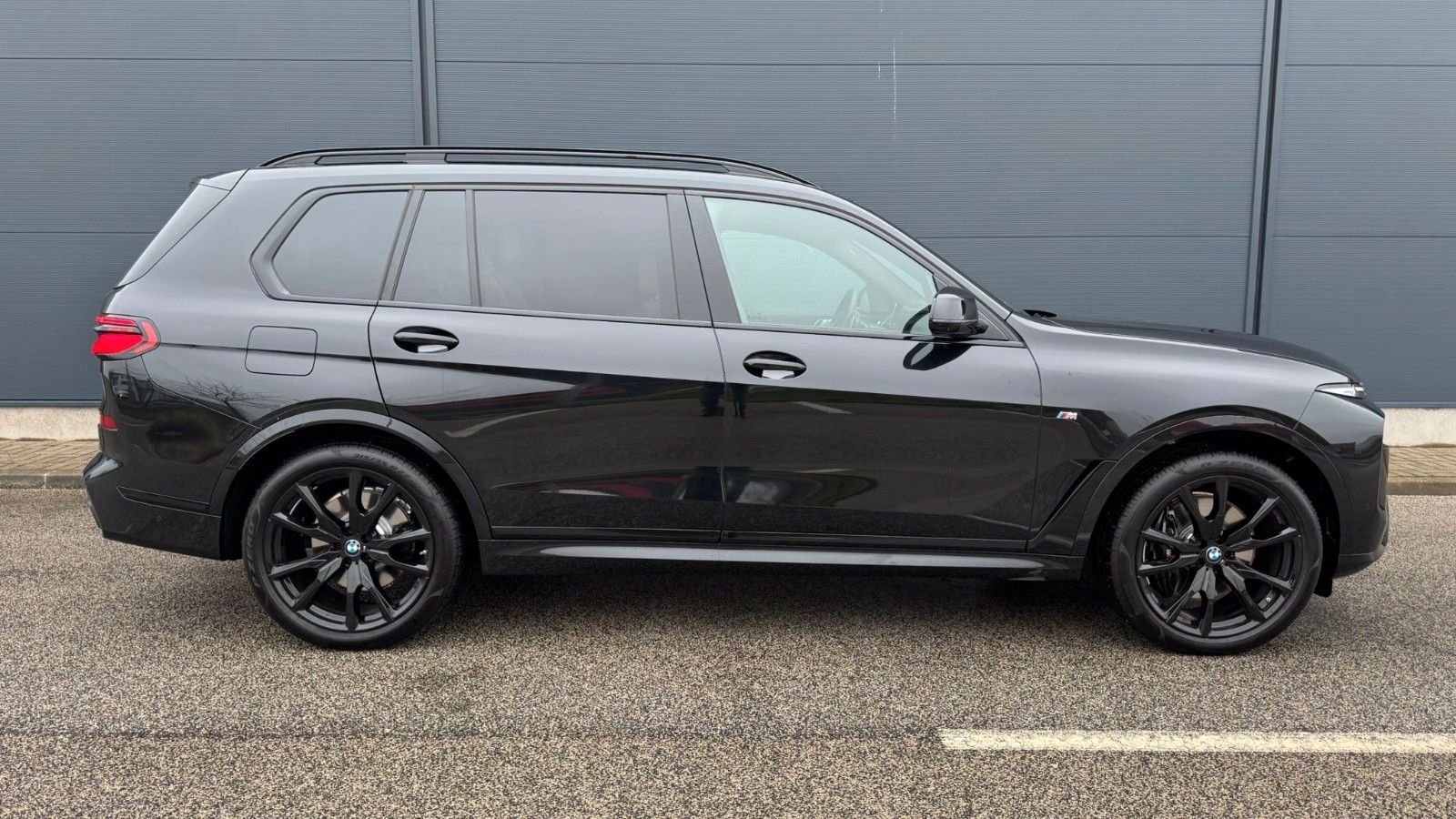 Fahrzeugabbildung BMW X7 xDrive 40d M Sport Pro,Aktivlenkung,SkyL,Luft